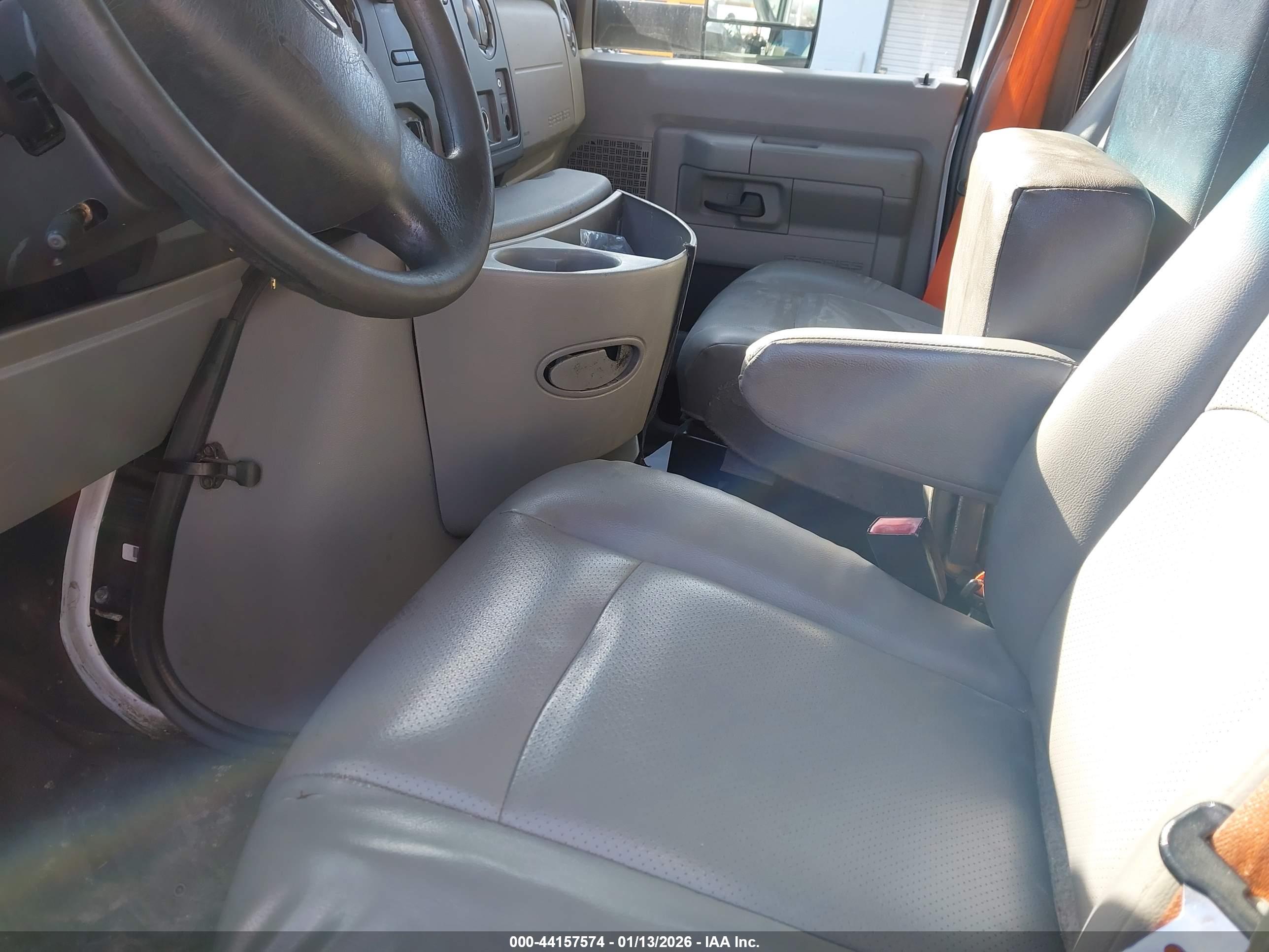 FORD E-350 image 8