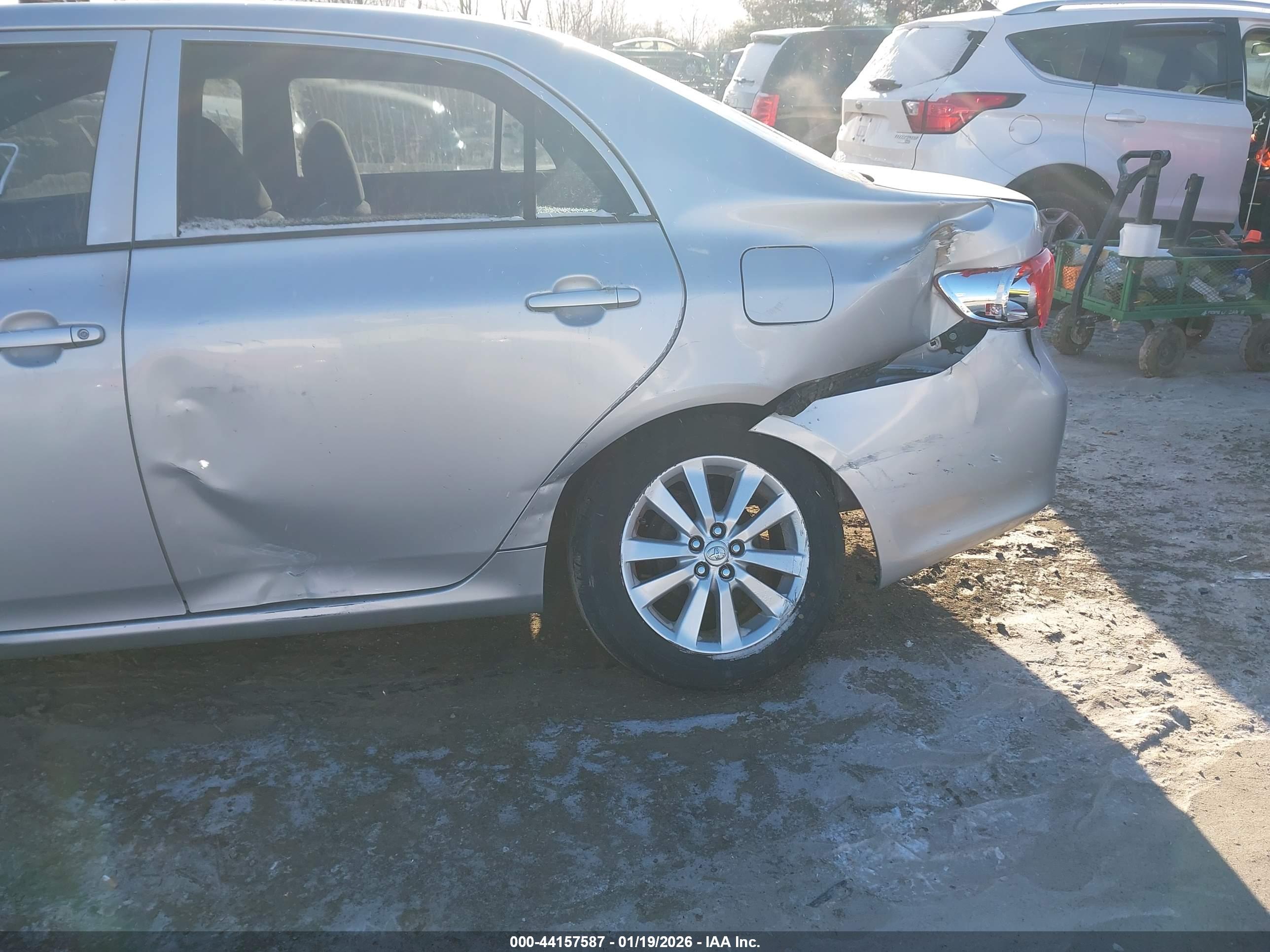 TOYOTA COROLLA image 6