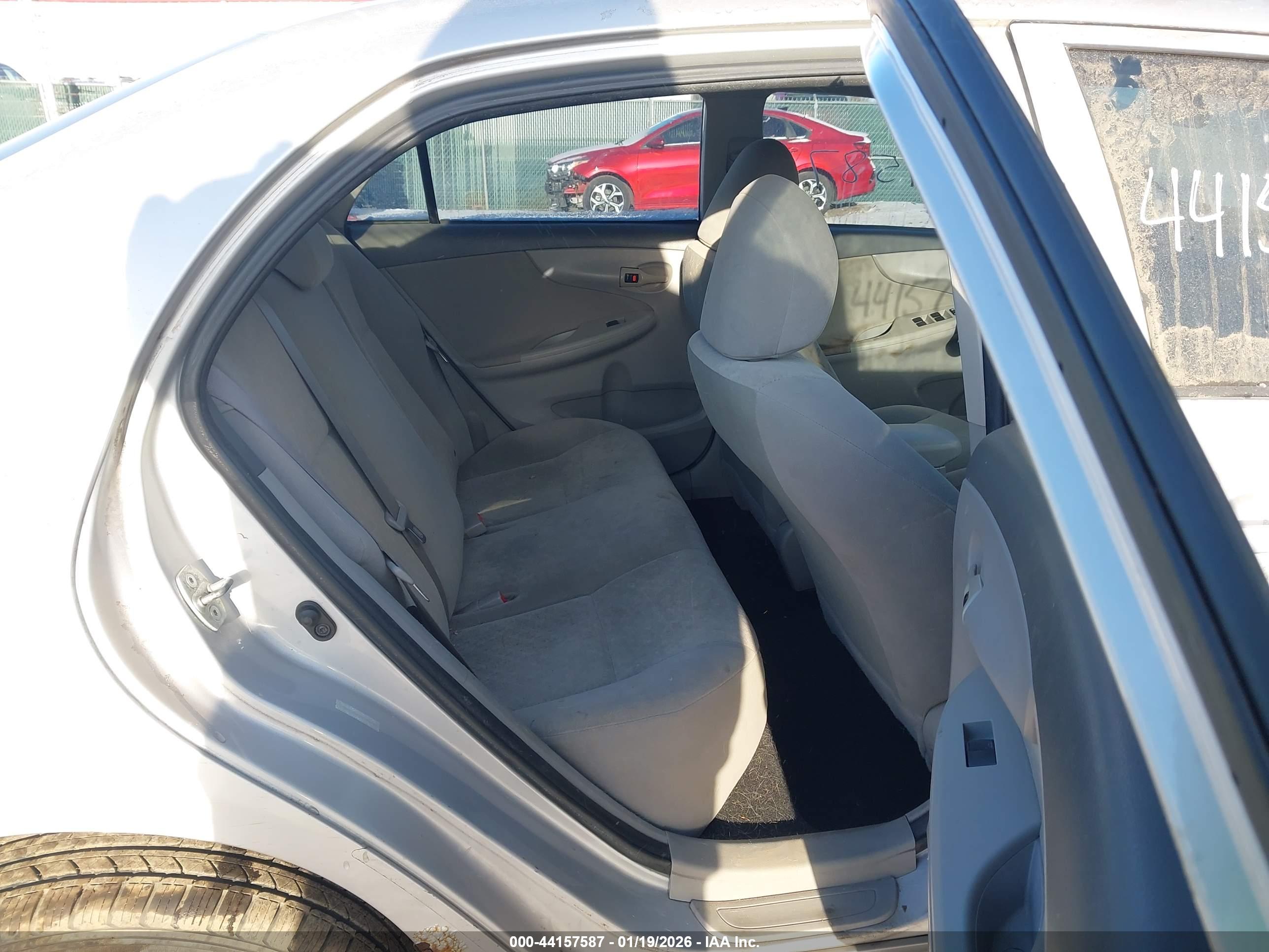 TOYOTA COROLLA image 8