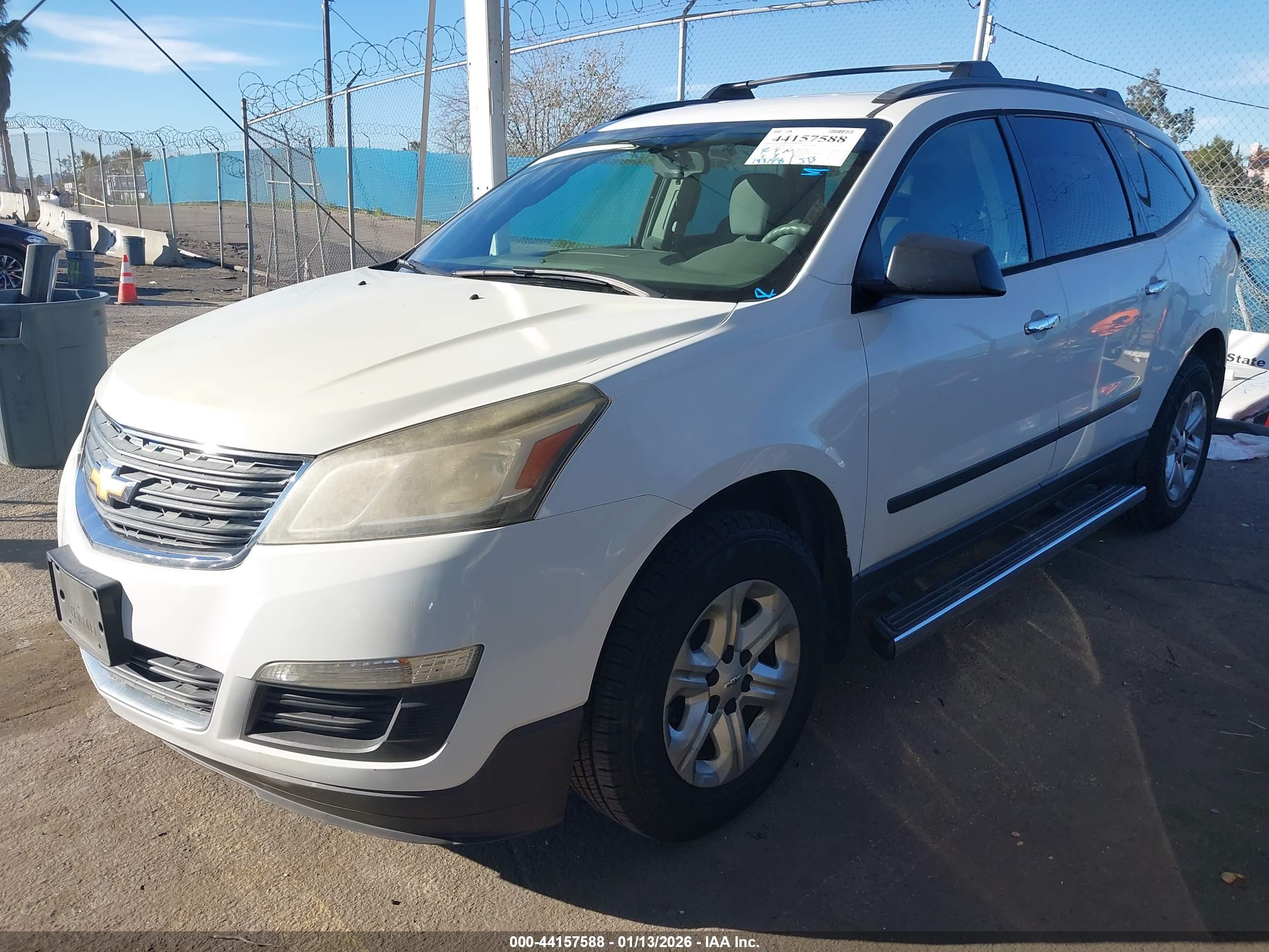 CHEVROLET TRAVERSE image 2