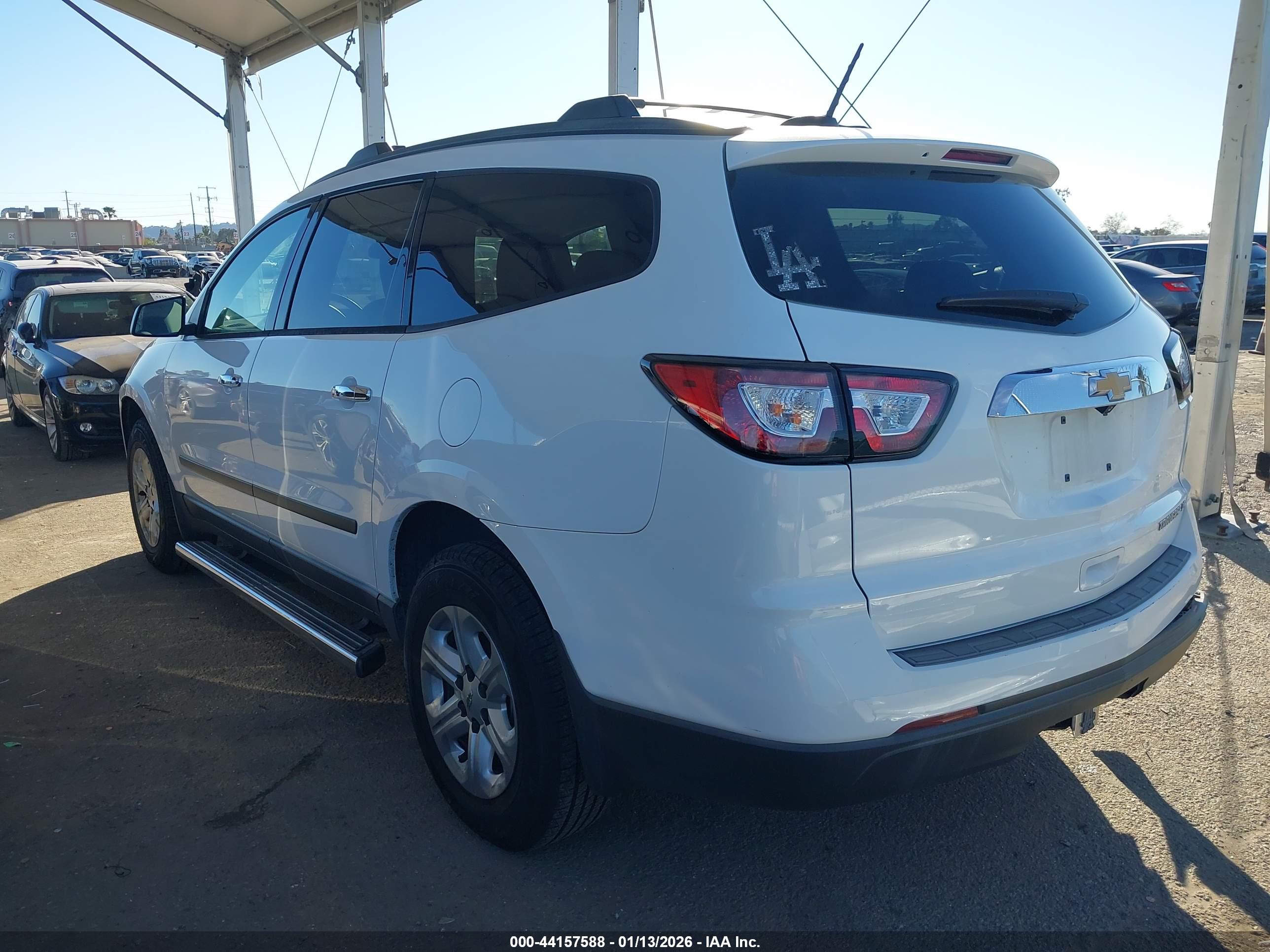 CHEVROLET TRAVERSE image 3