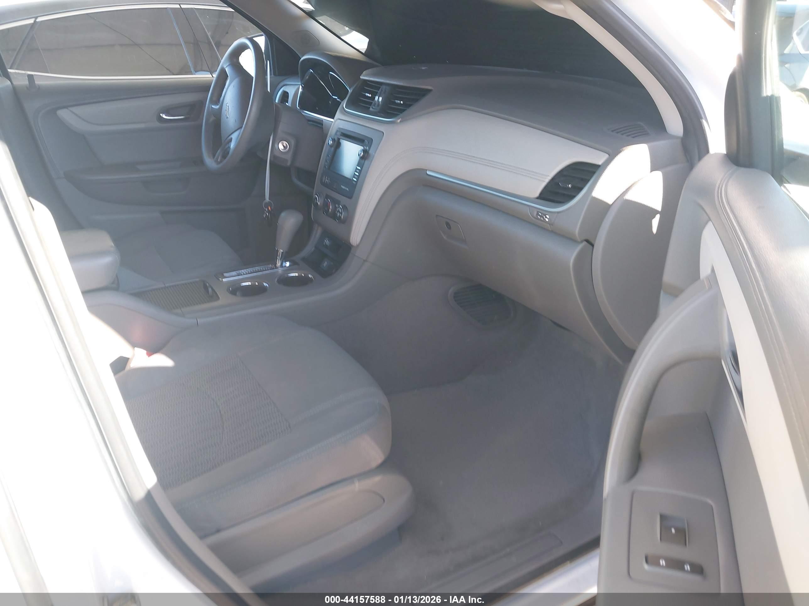 CHEVROLET TRAVERSE image 5