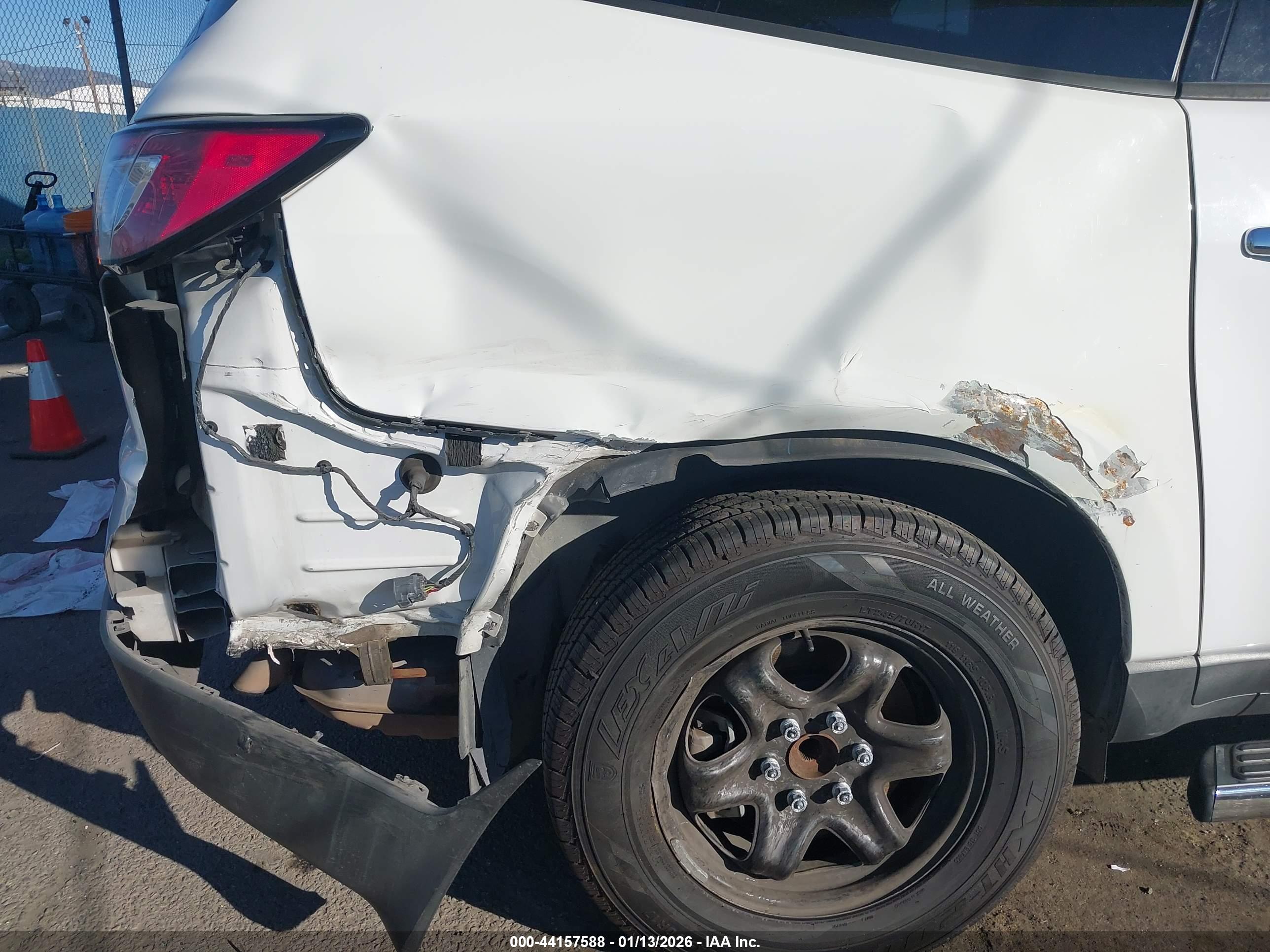 CHEVROLET TRAVERSE image 6