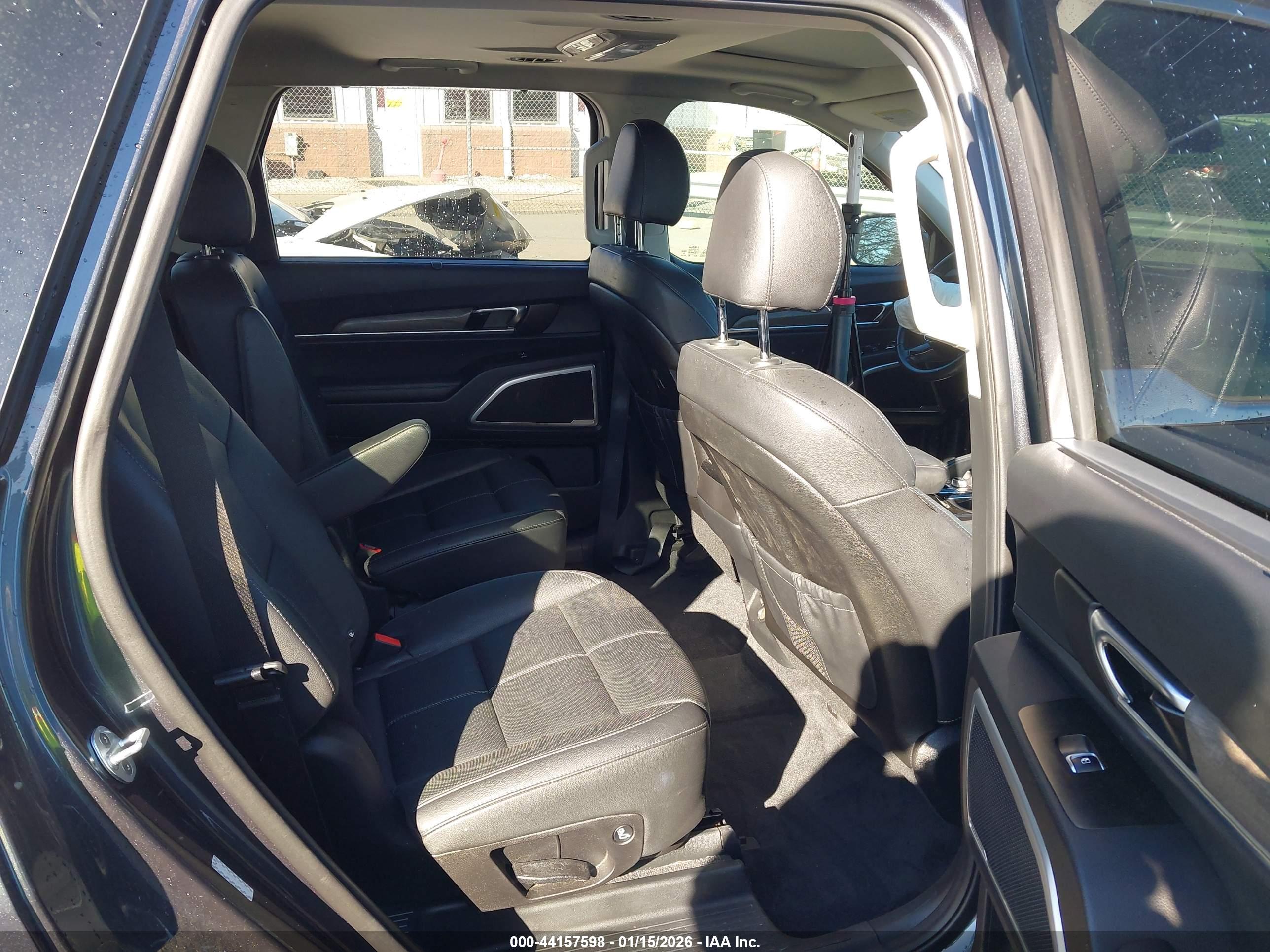 KIA TELLURIDE image 8