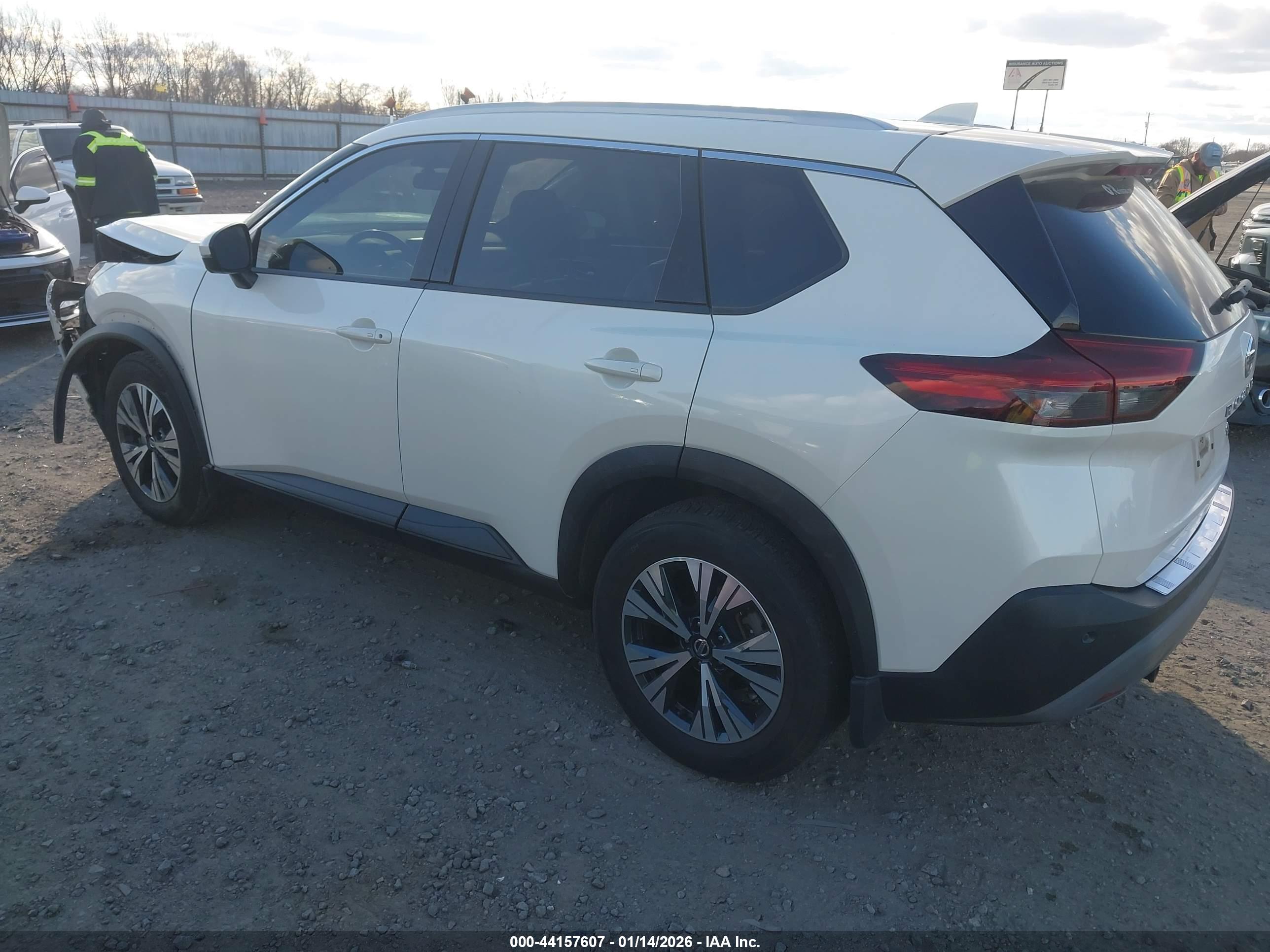 NISSAN ROGUE image 3
