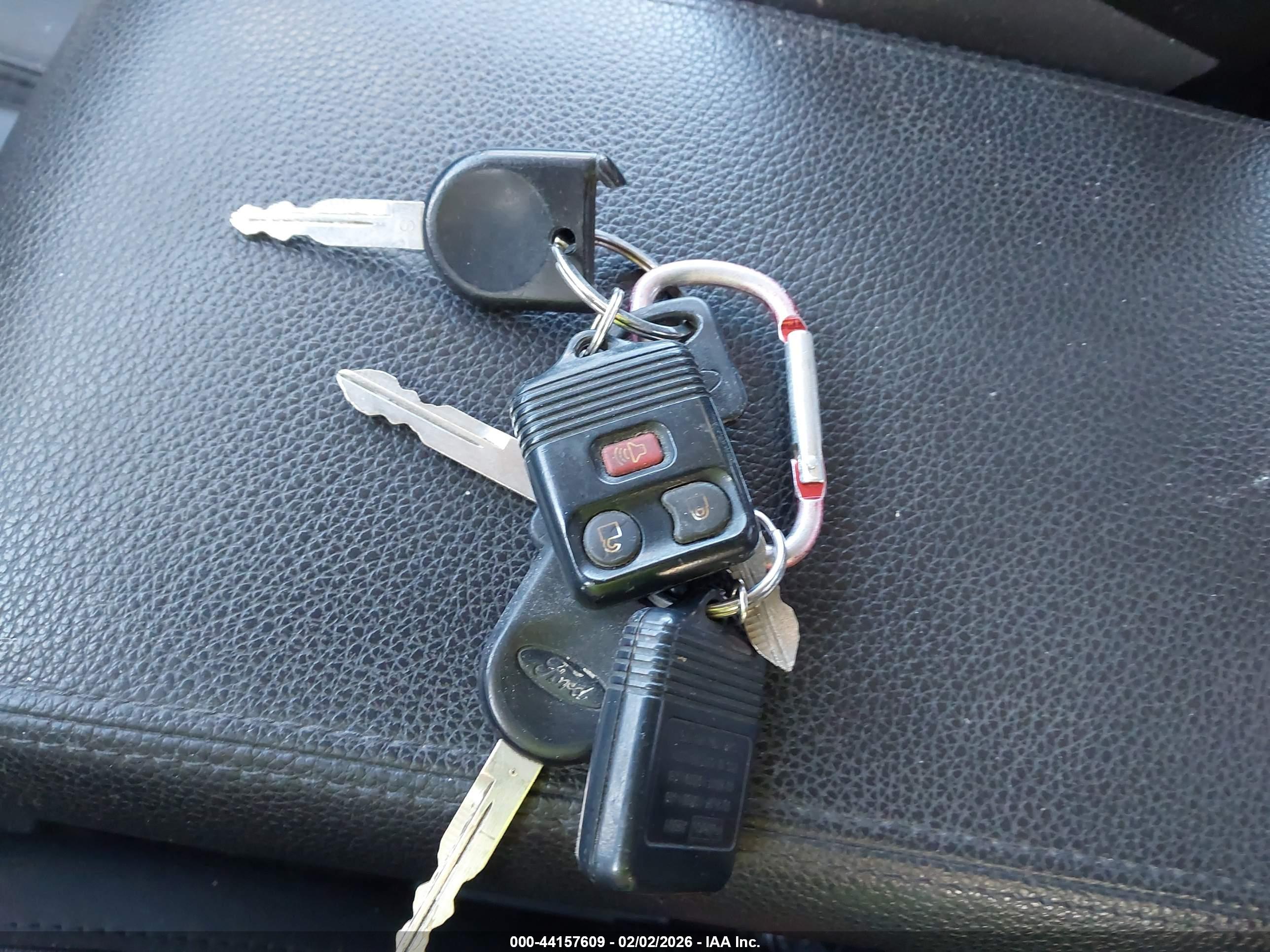 FORD EXPLORER image 11