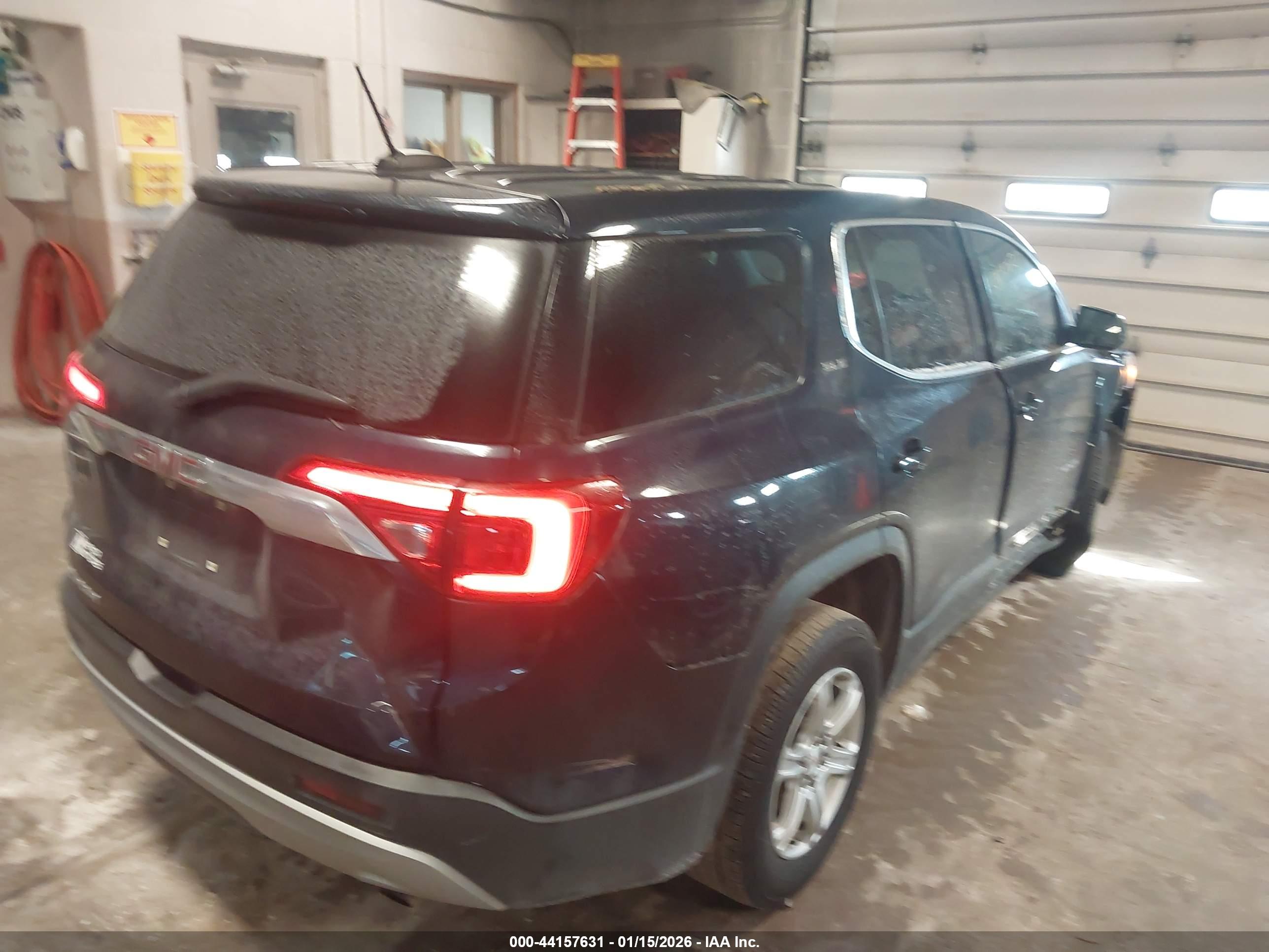 GMC ACADIA image 4