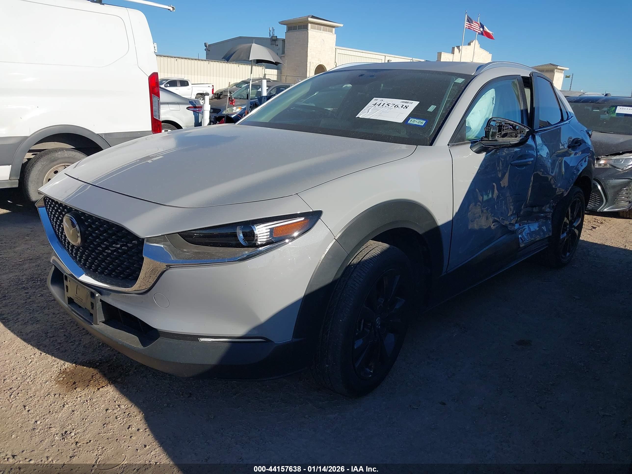 MAZDA CX-30 image 2