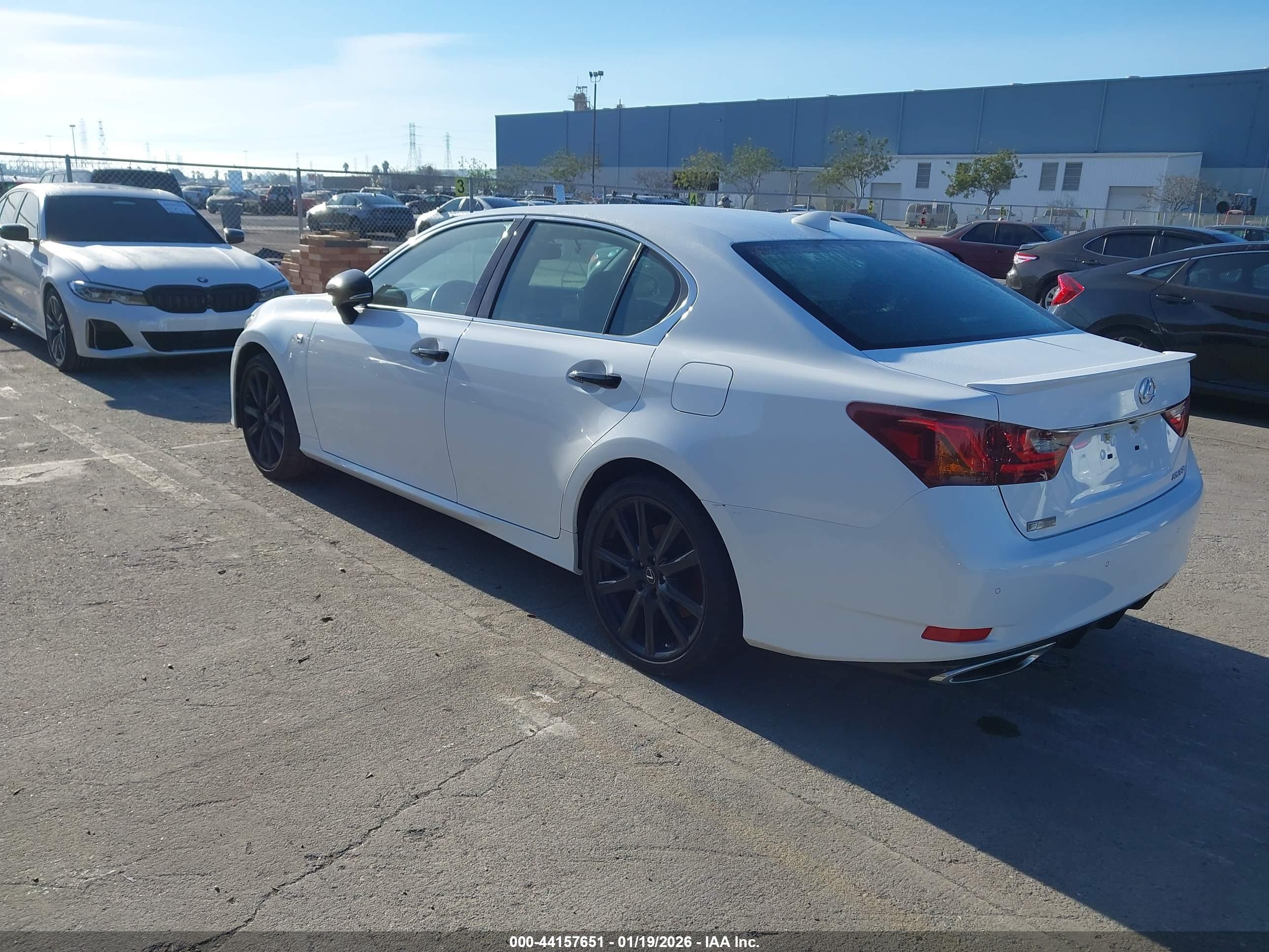 LEXUS GS image 3