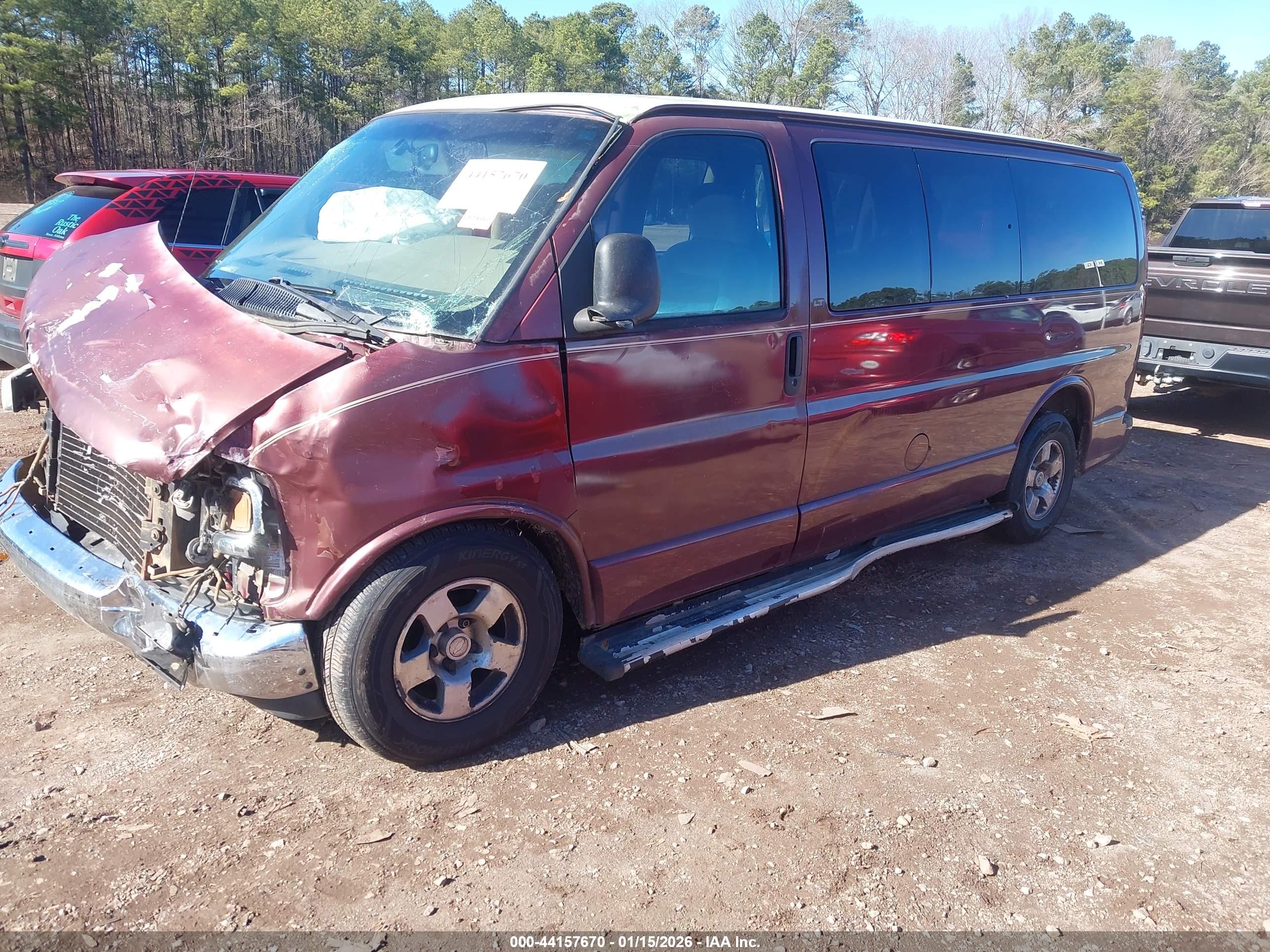 CHEVROLET EXPRESS image 2