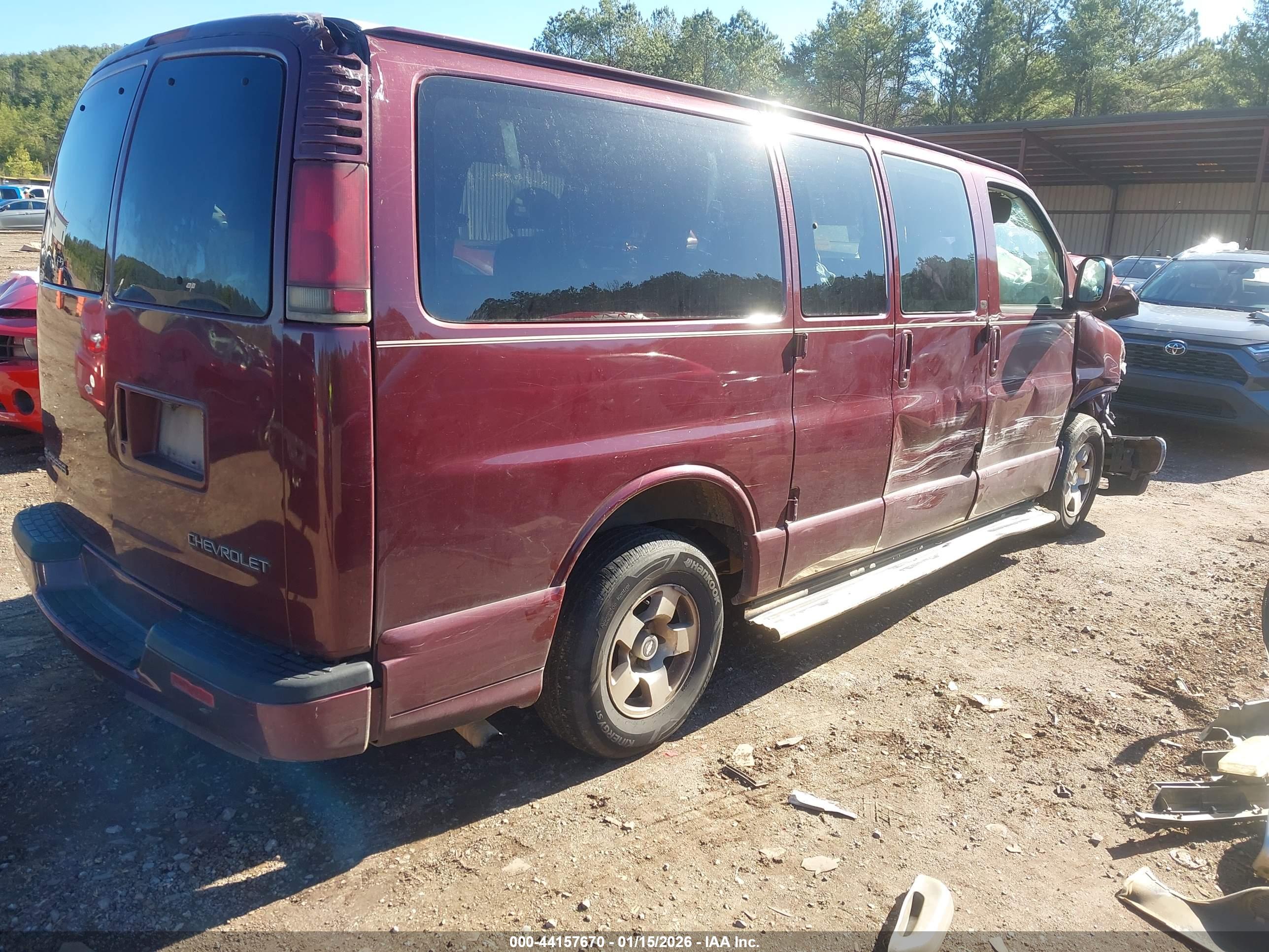 CHEVROLET EXPRESS image 4