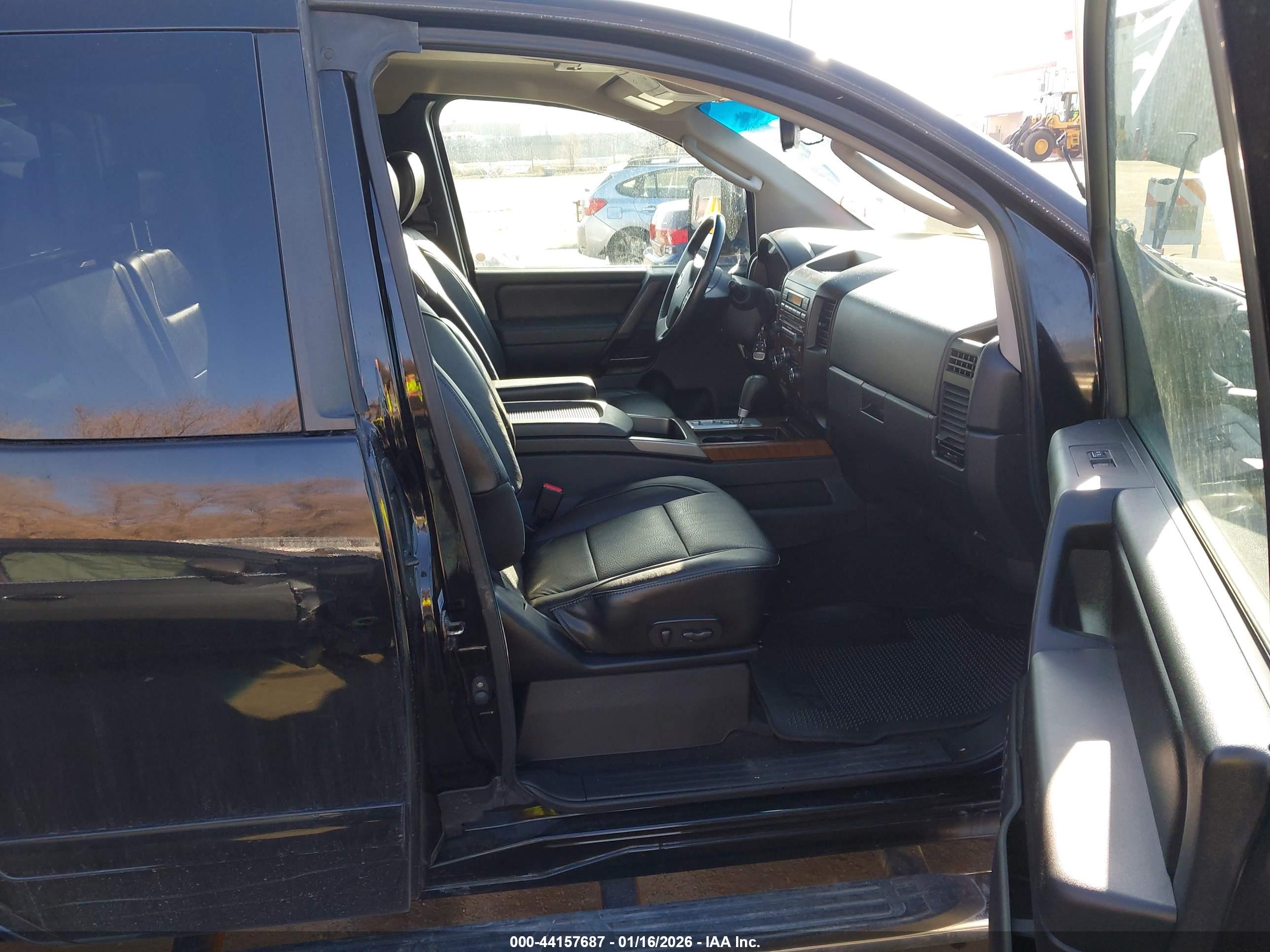 NISSAN TITAN image 5
