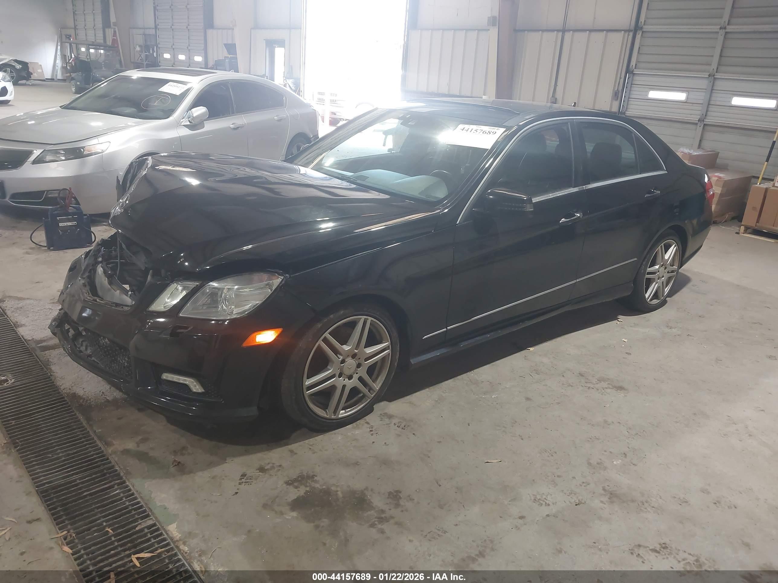 MERCEDES-BENZ E image 2