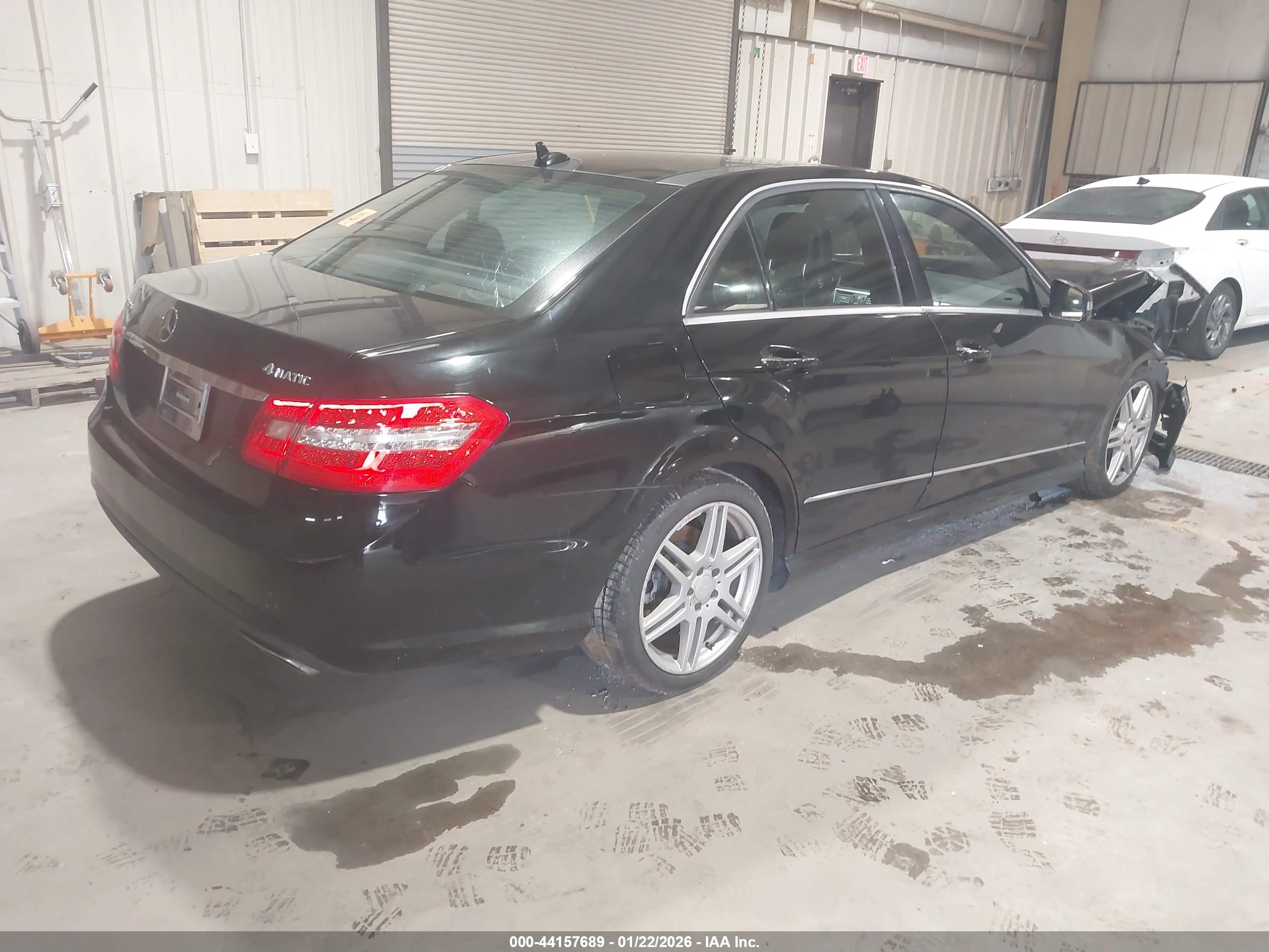 MERCEDES-BENZ E image 4