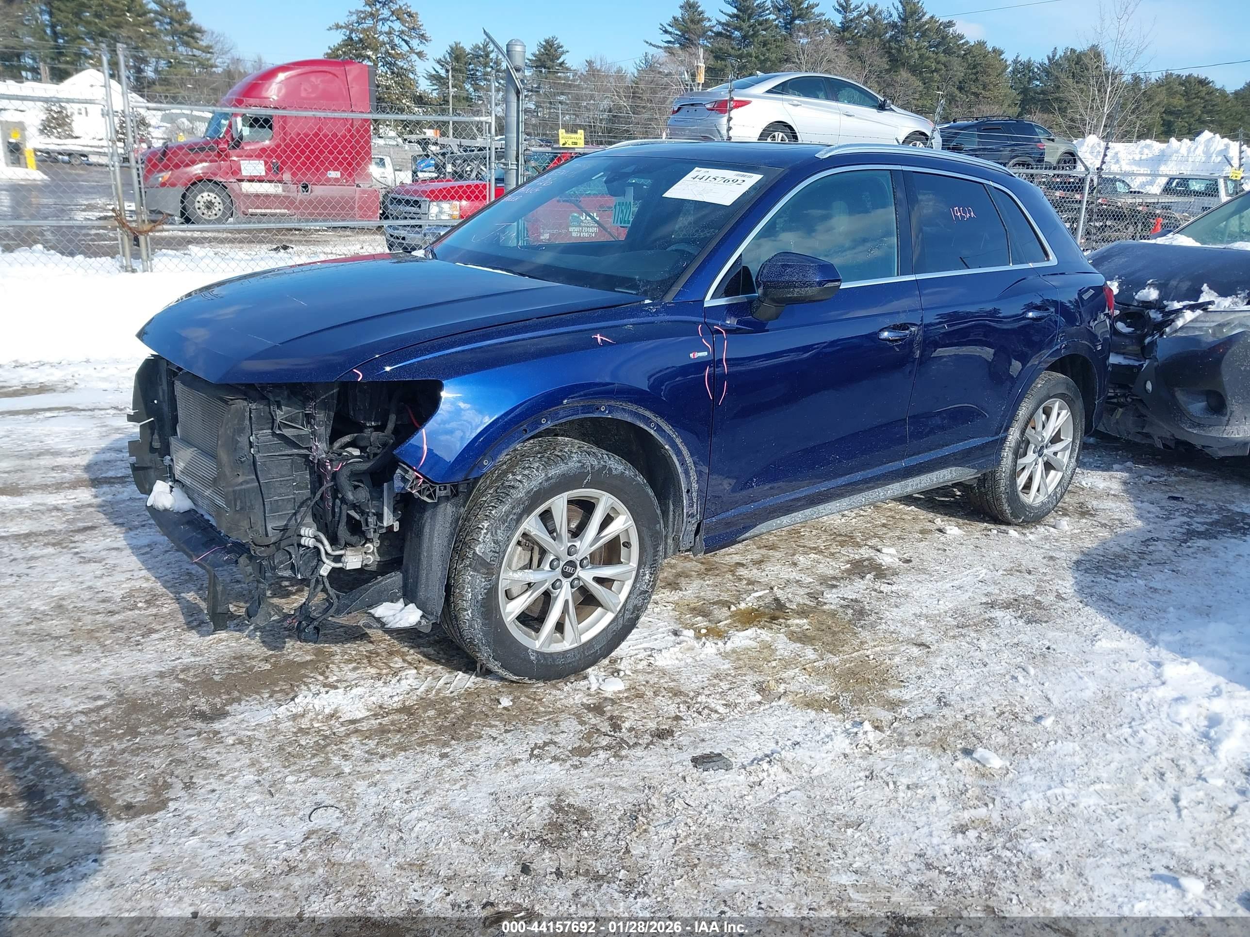 AUDI Q3 image 2