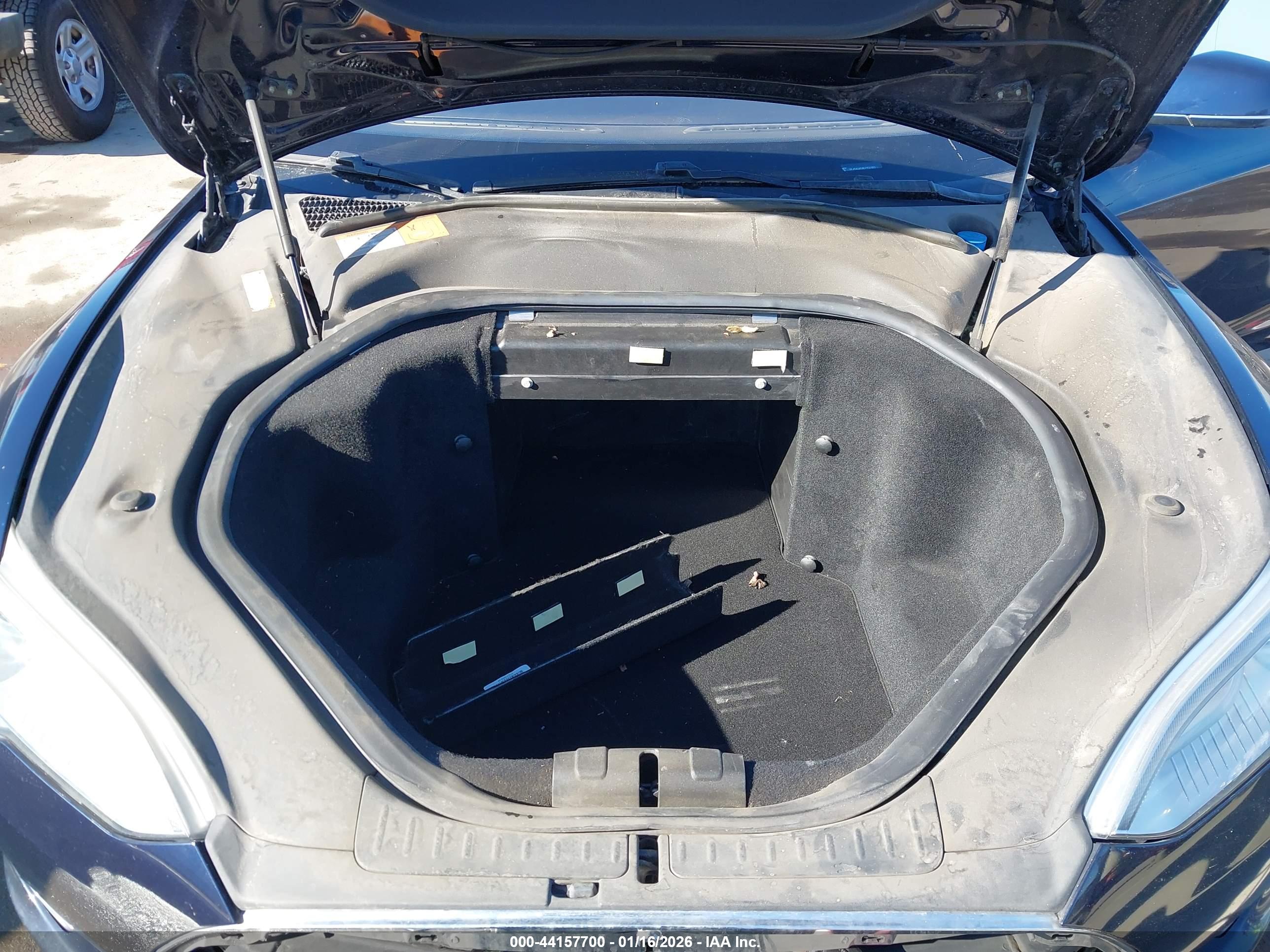 TESLA MODEL image 10