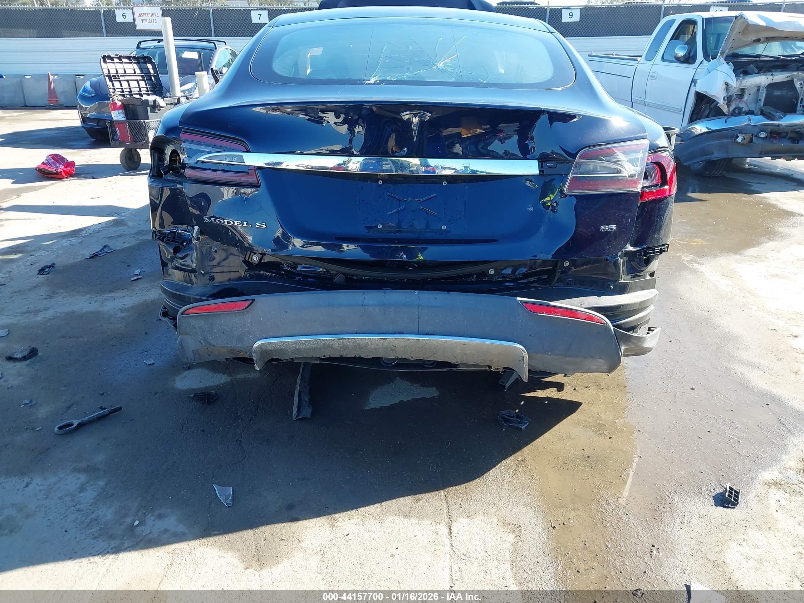 TESLA MODEL image 6