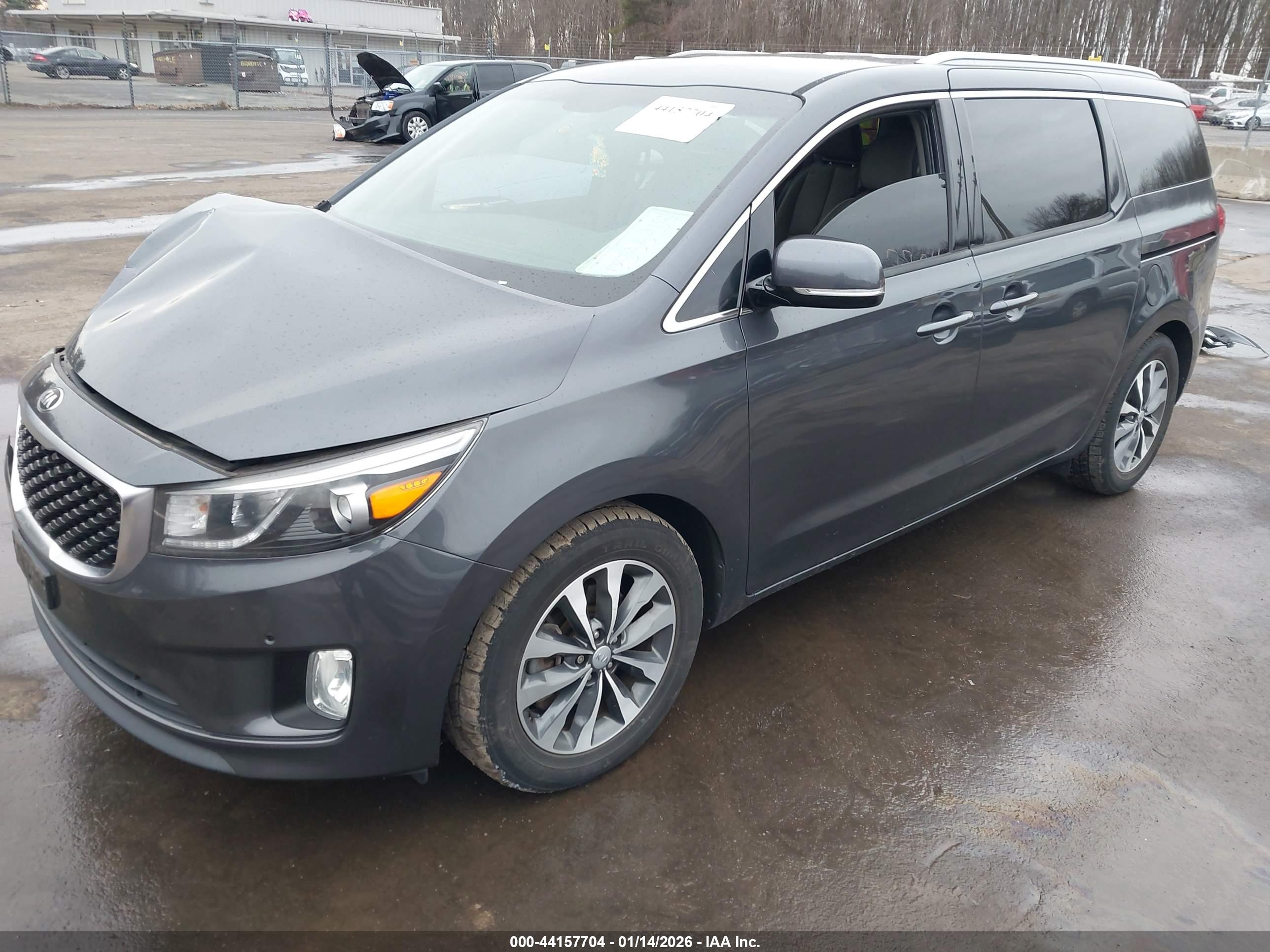 KIA SEDONA image 2