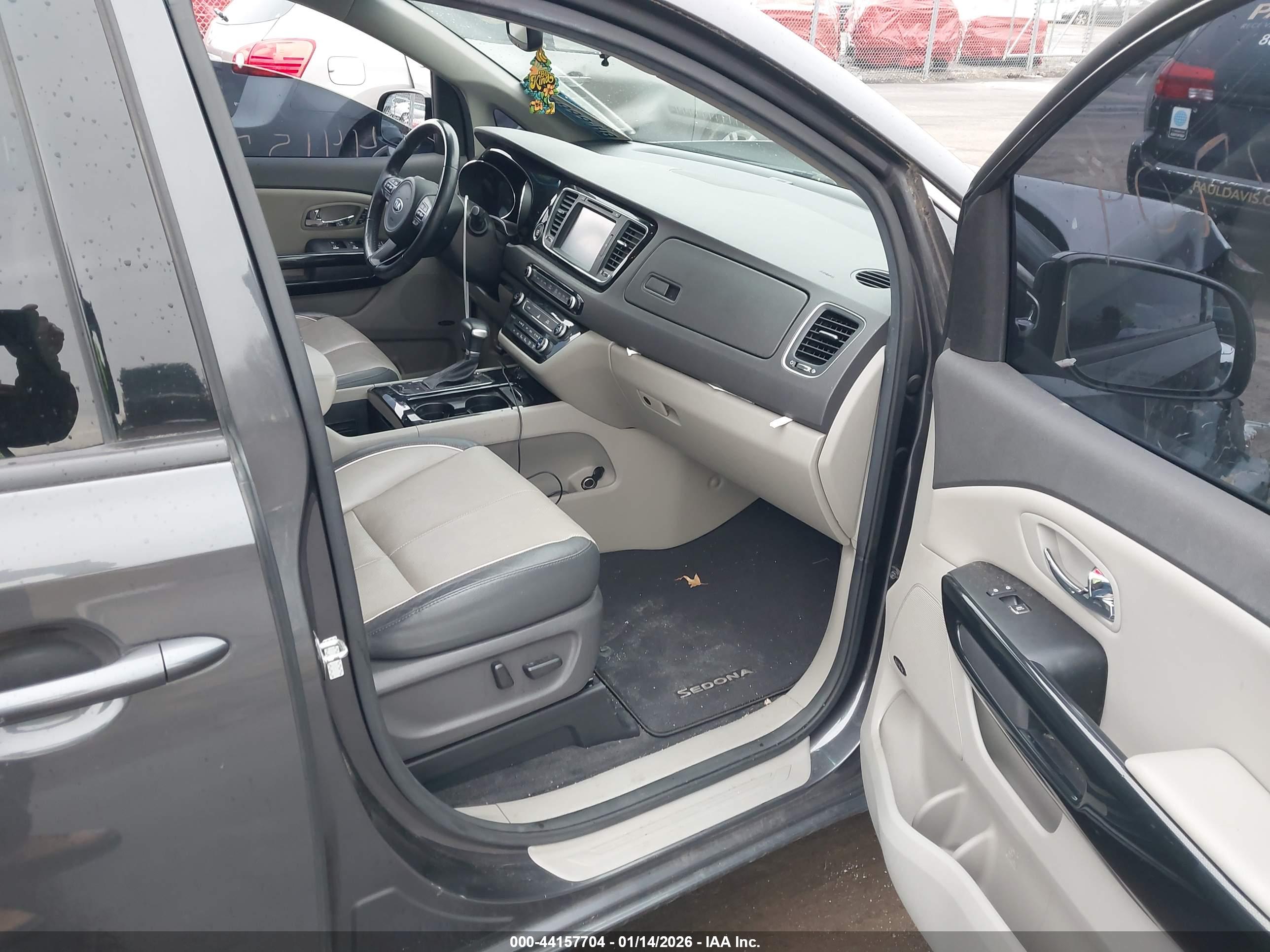 KIA SEDONA image 5