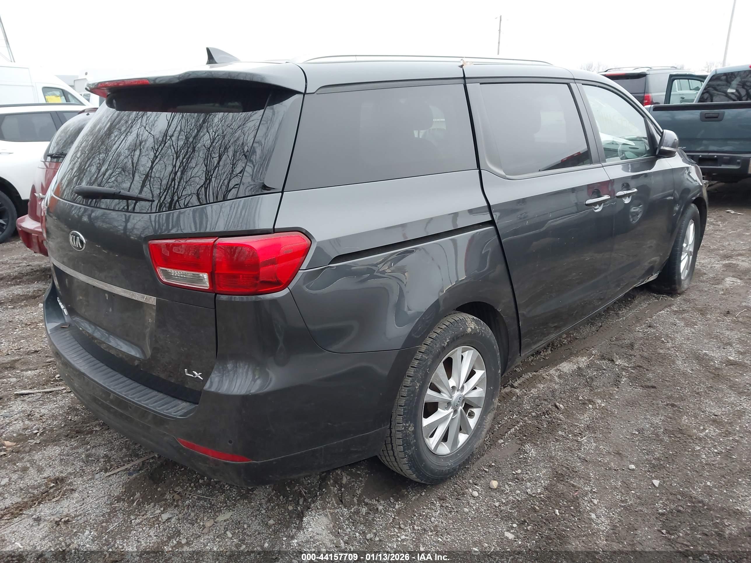KIA SEDONA image 4