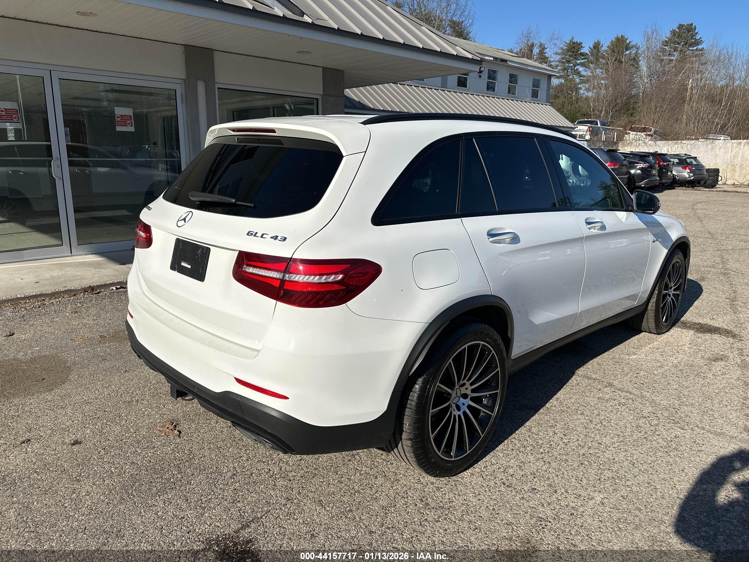 MERCEDES-BENZ GLC image 4