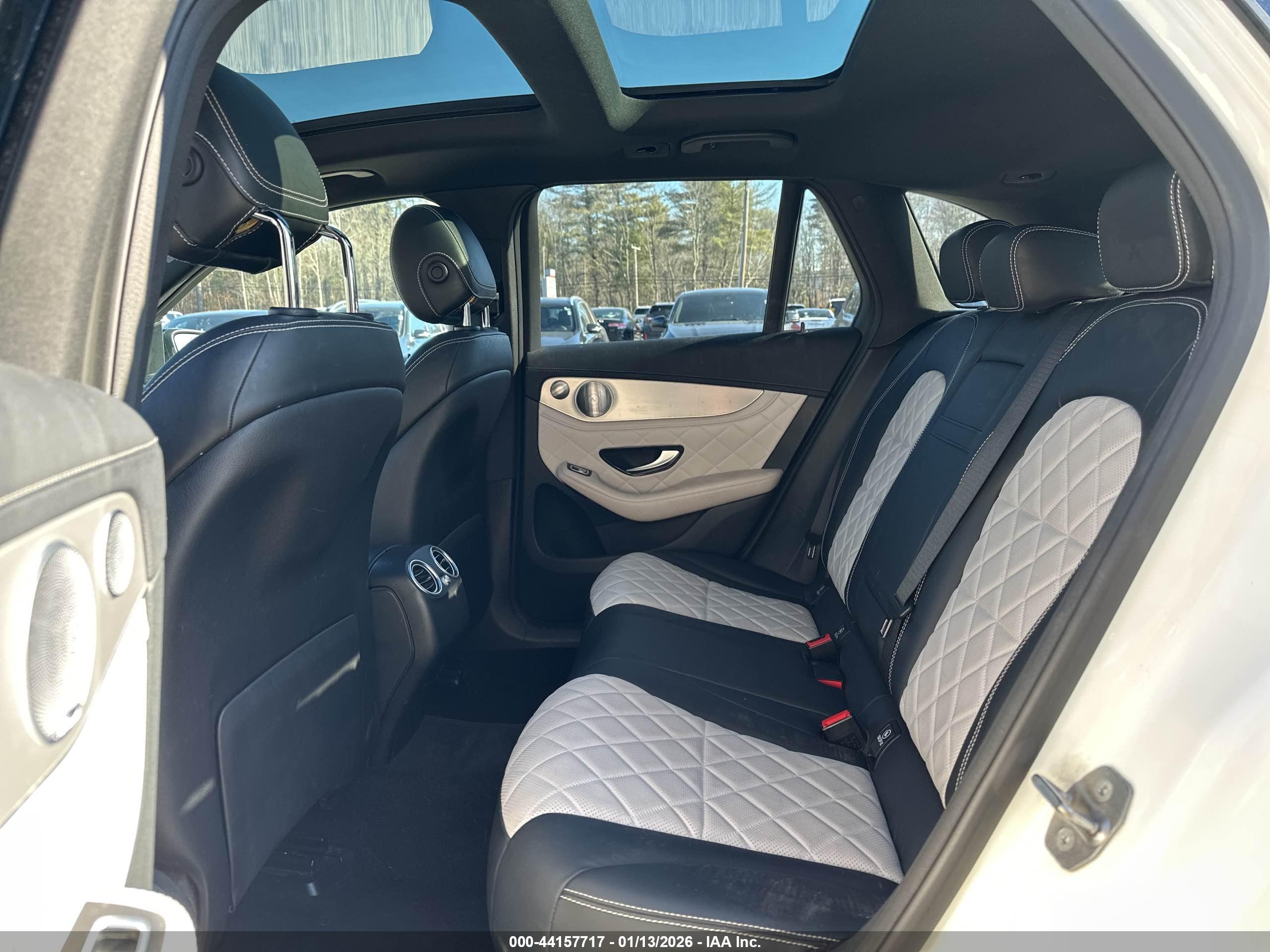MERCEDES-BENZ GLC image 8