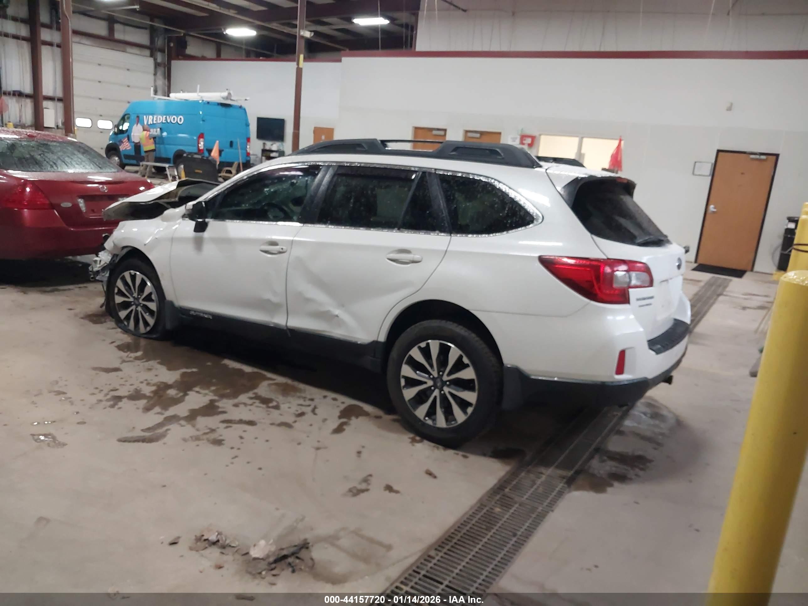 SUBARU OUTBACK image 3