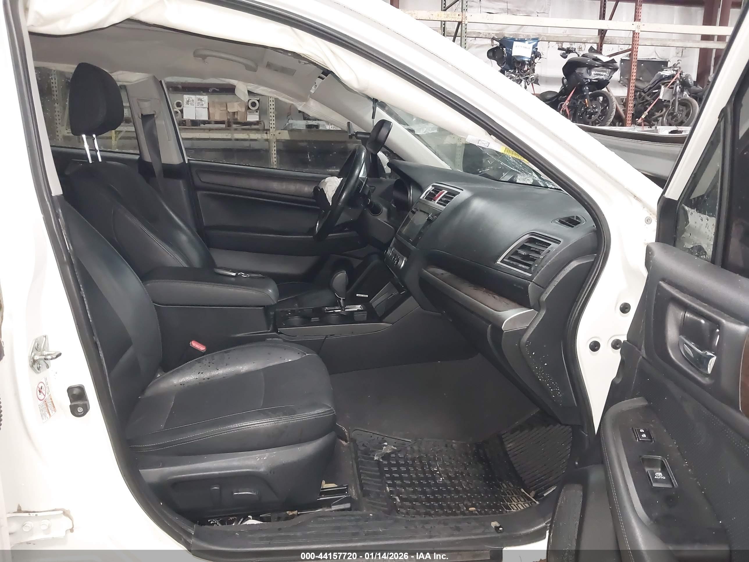SUBARU OUTBACK image 5