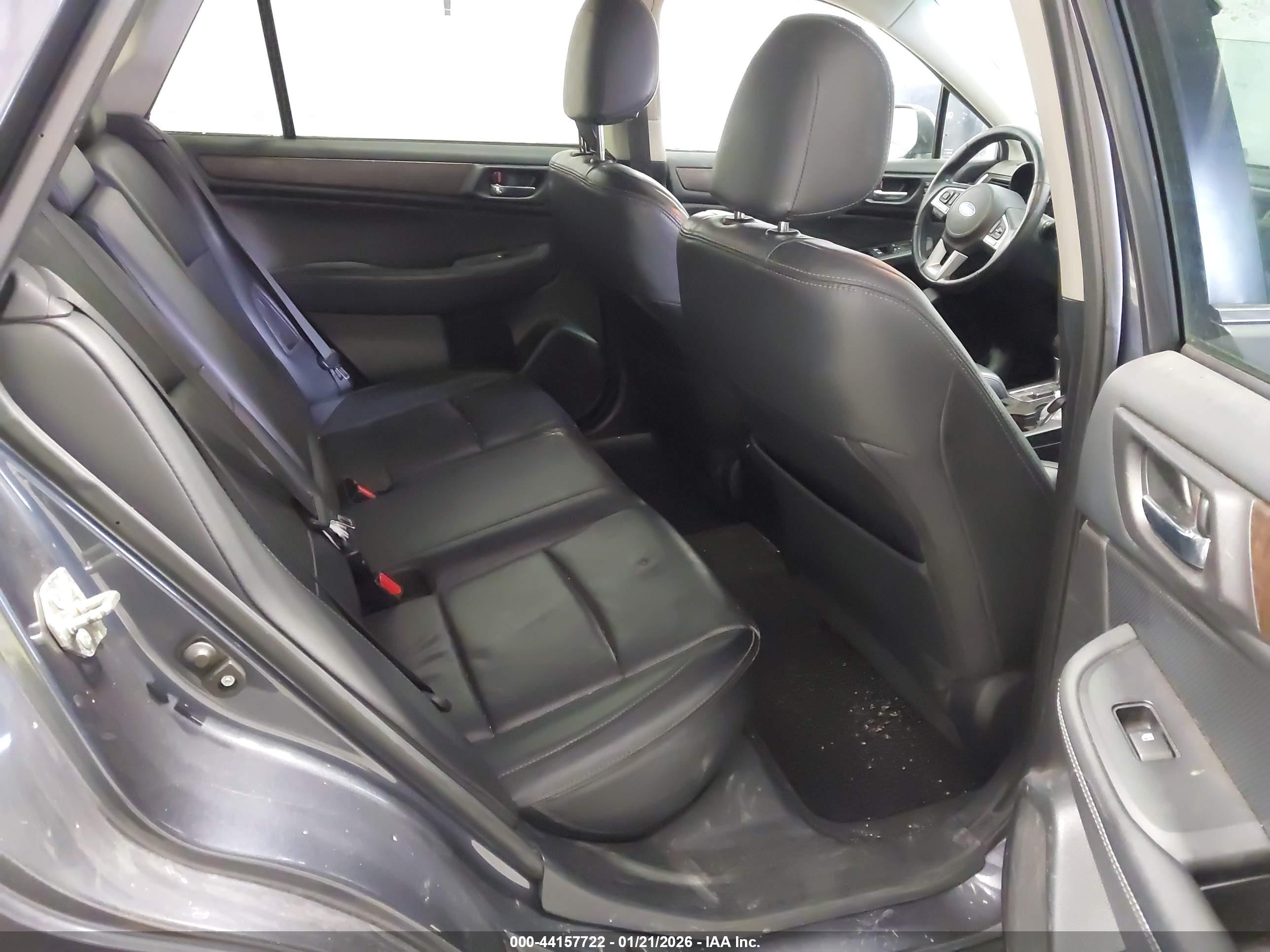 SUBARU OUTBACK image 8