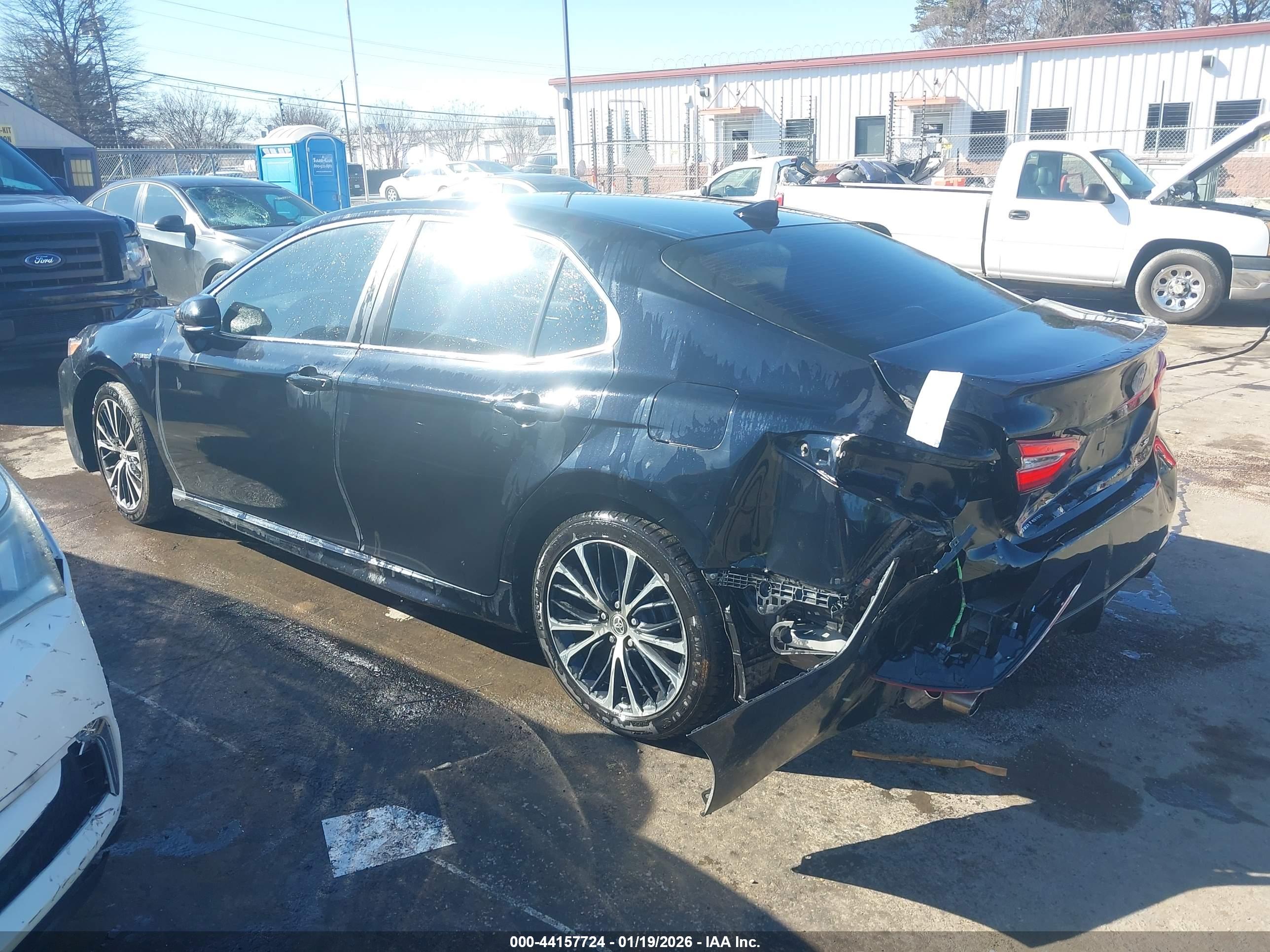 TOYOTA CAMRY image 3