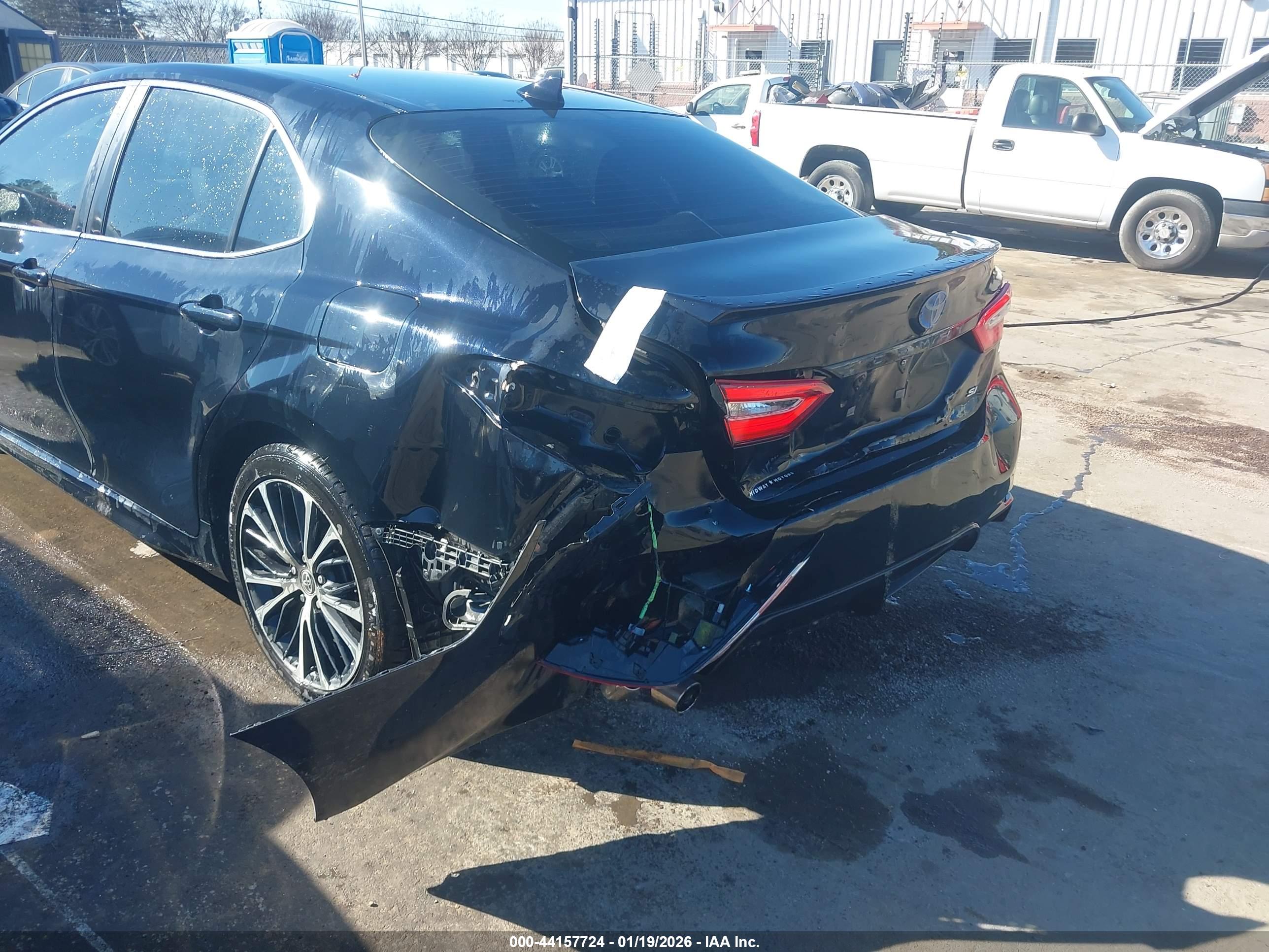 TOYOTA CAMRY image 6