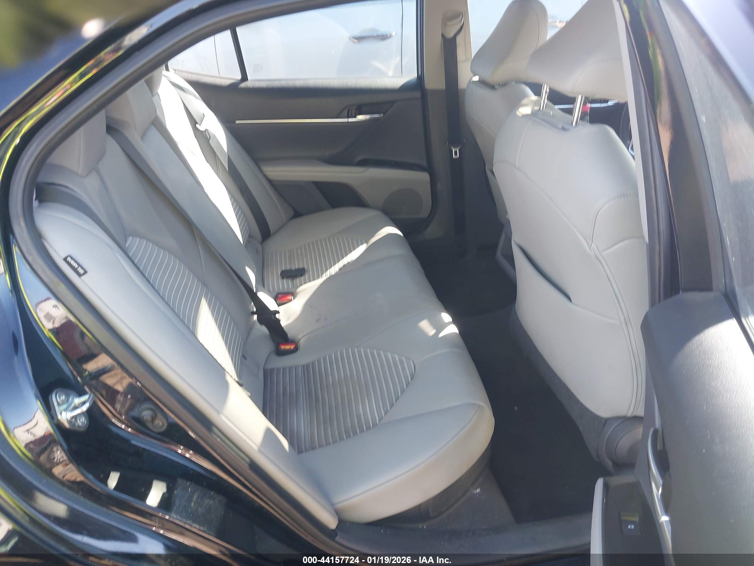 TOYOTA CAMRY image 8