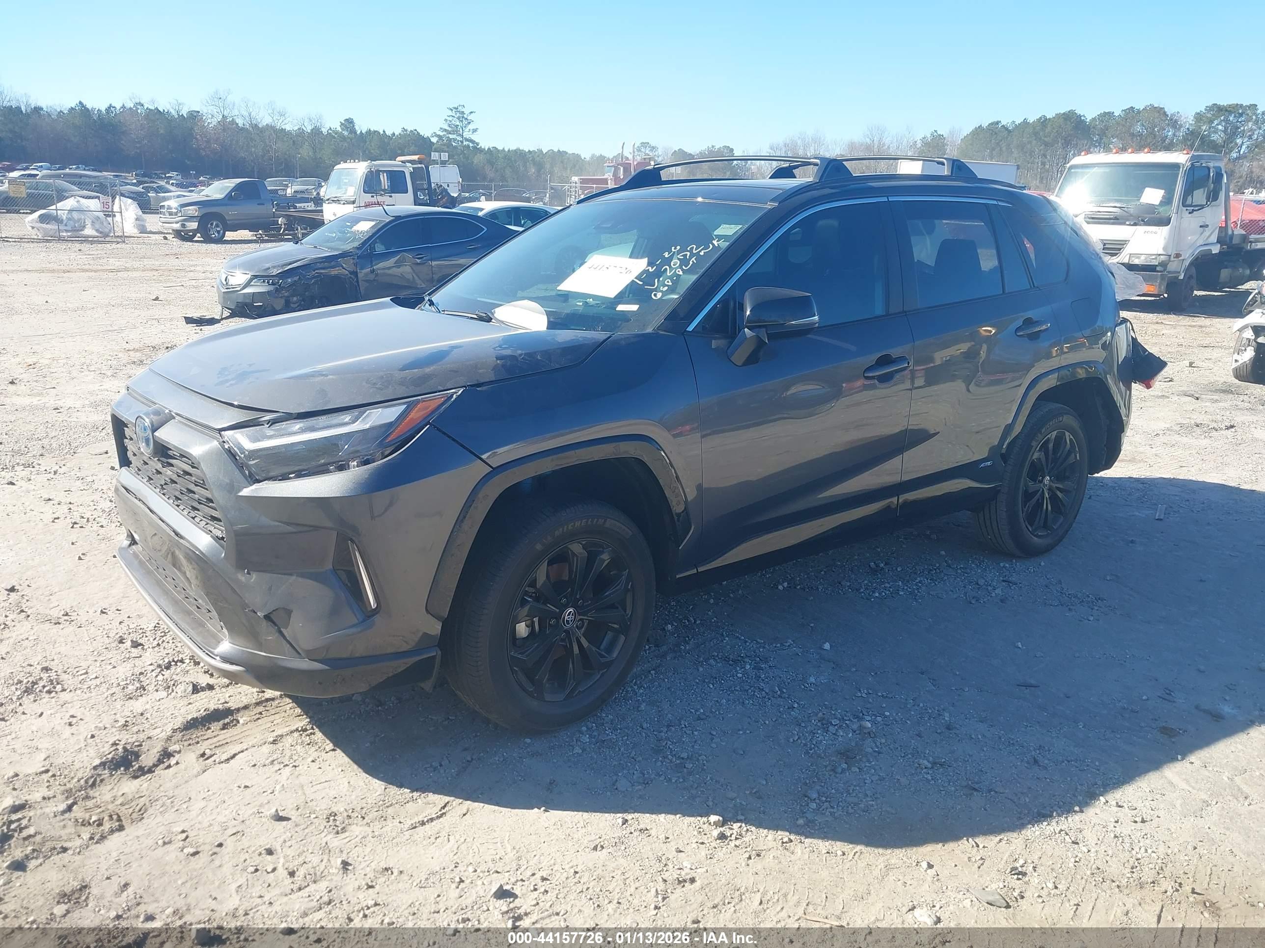 TOYOTA RAV4 image 2