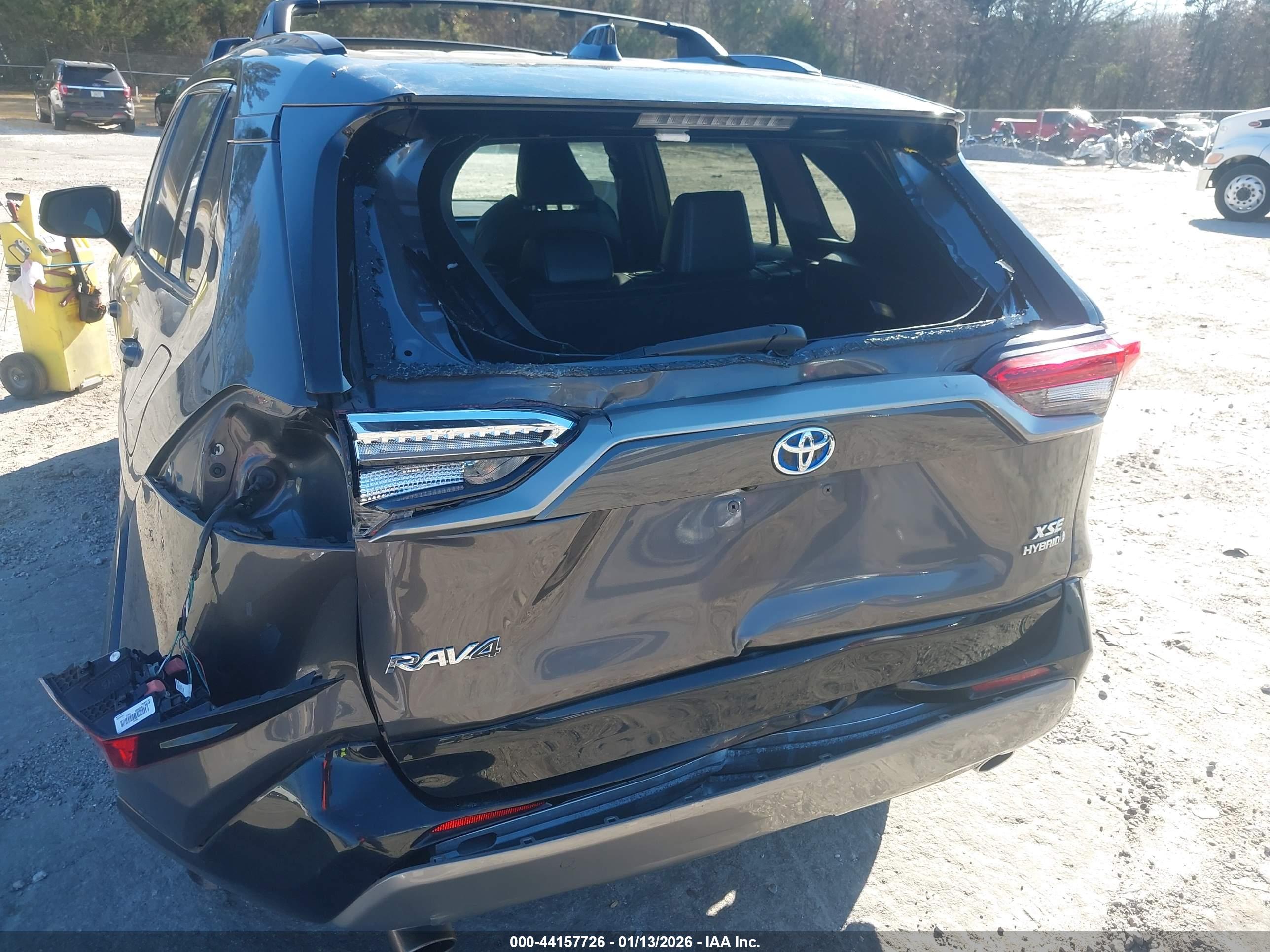 TOYOTA RAV4 image 6