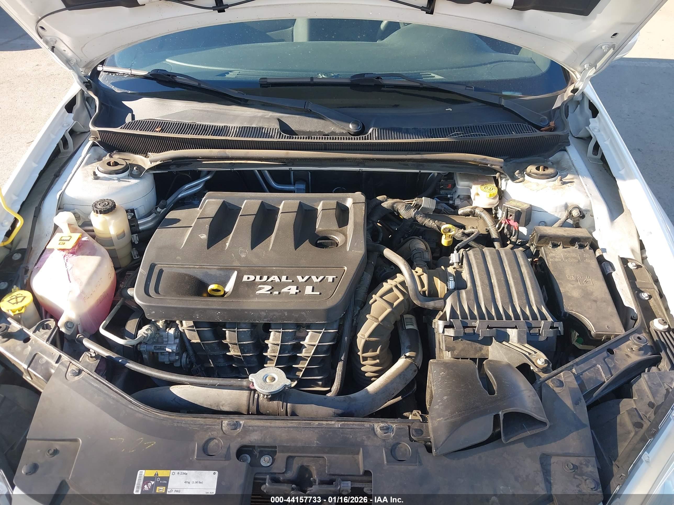 CHRYSLER 200 image 10