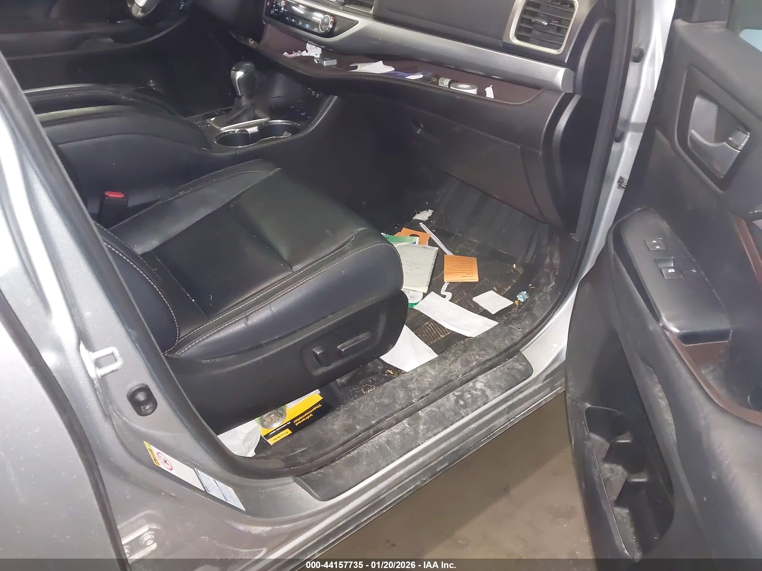 TOYOTA HIGHLANDER image 5