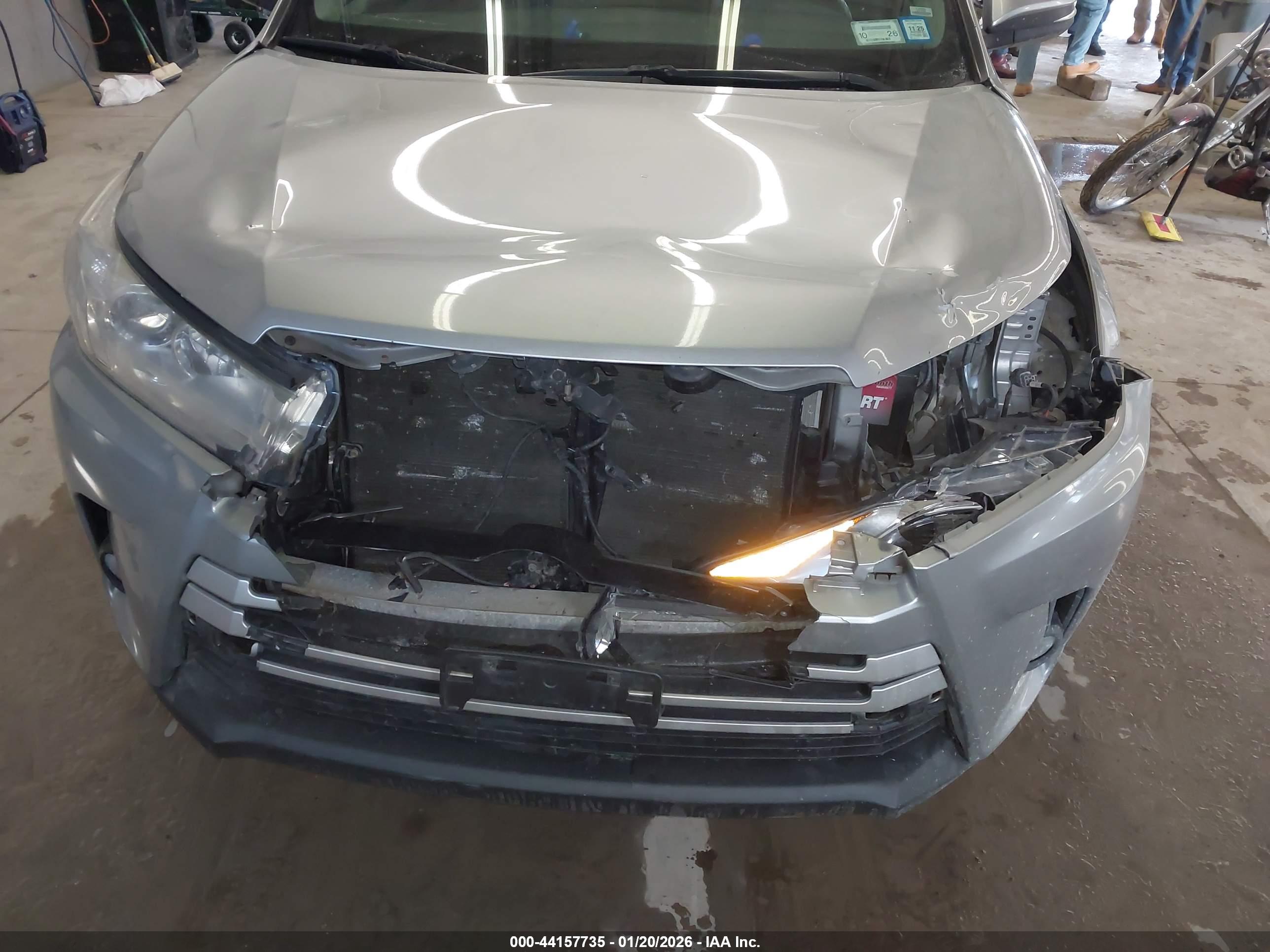 TOYOTA HIGHLANDER image 6
