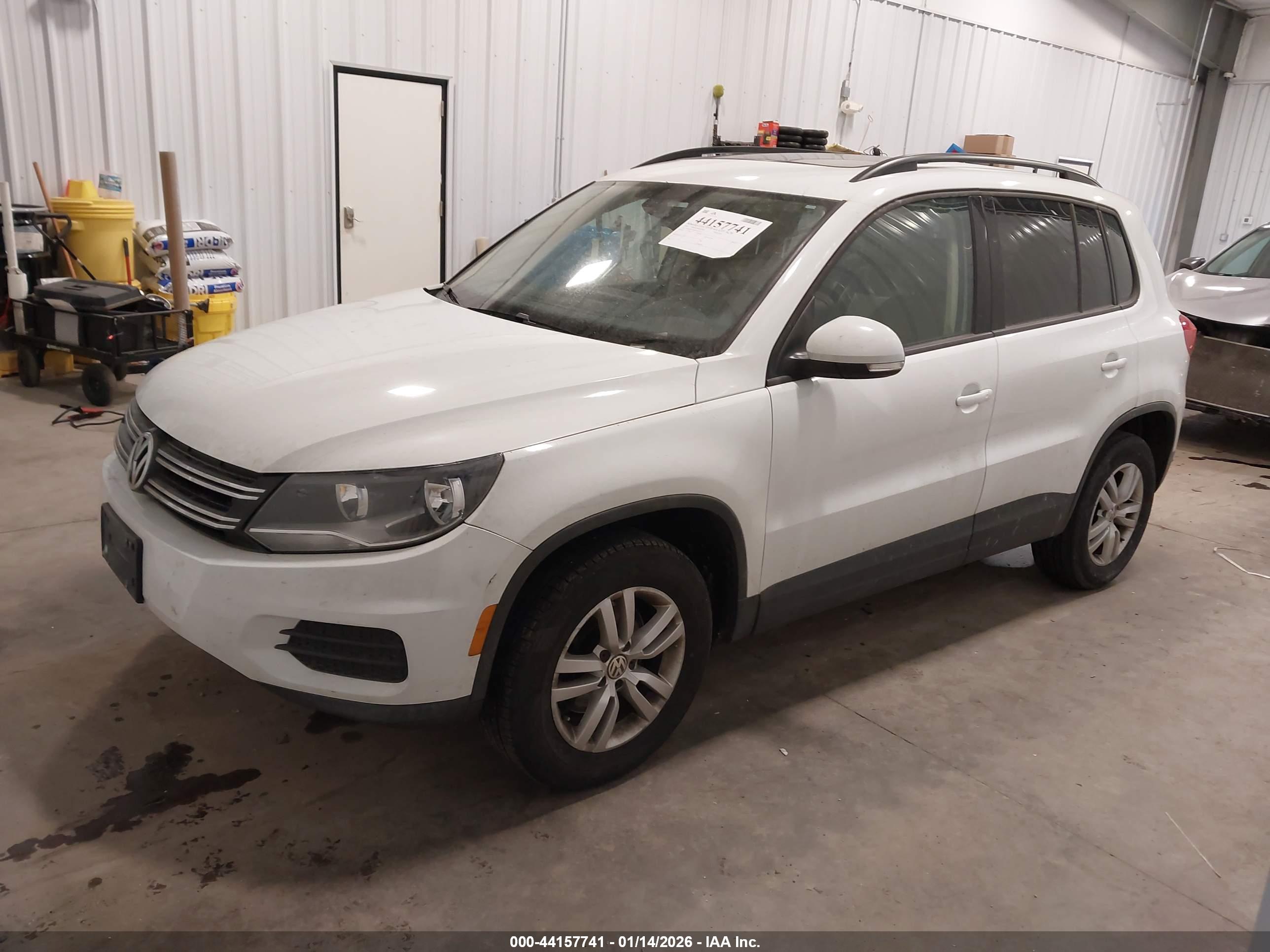 VOLKSWAGEN TIGUAN image 2
