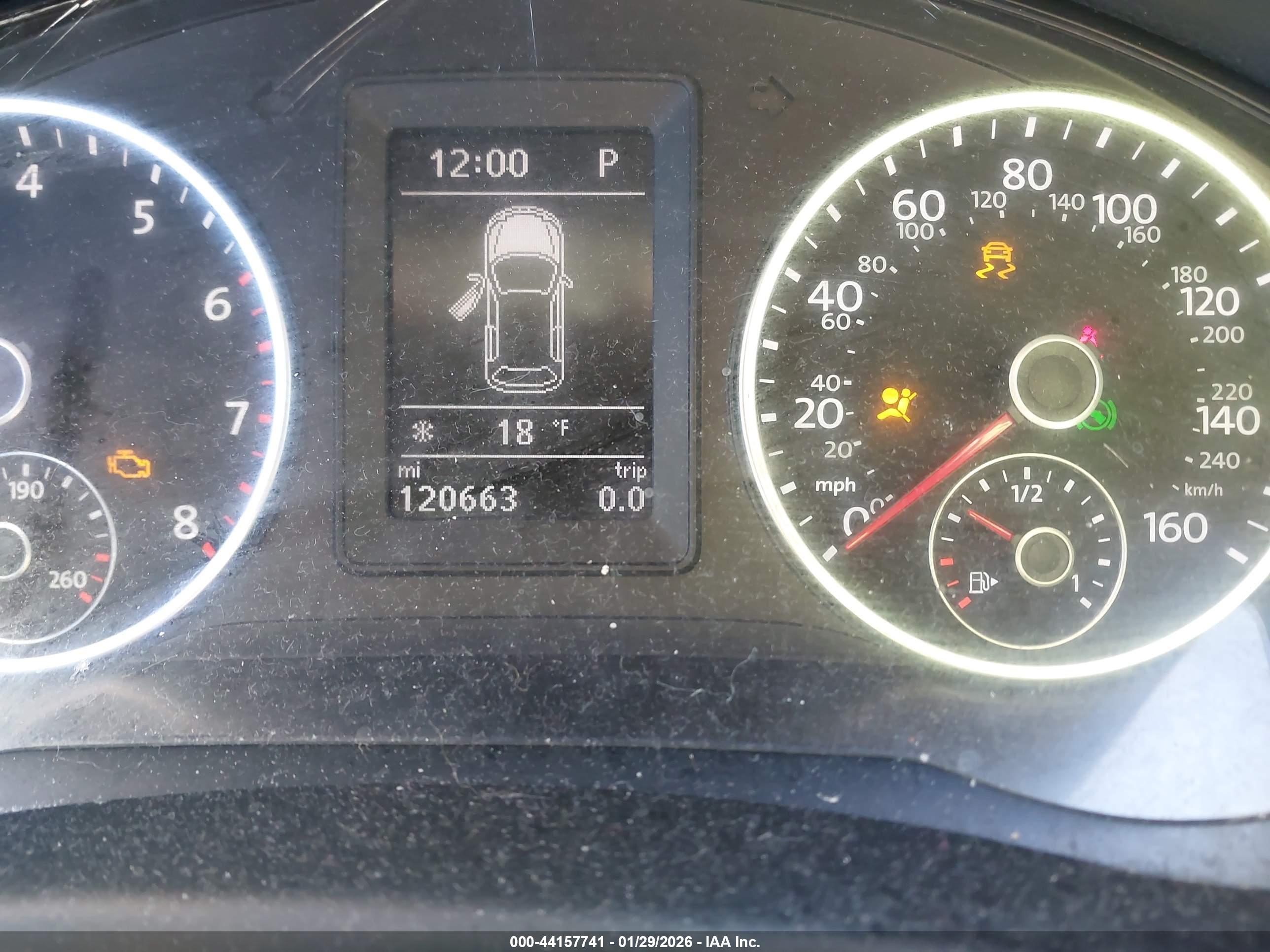 VOLKSWAGEN TIGUAN image 7