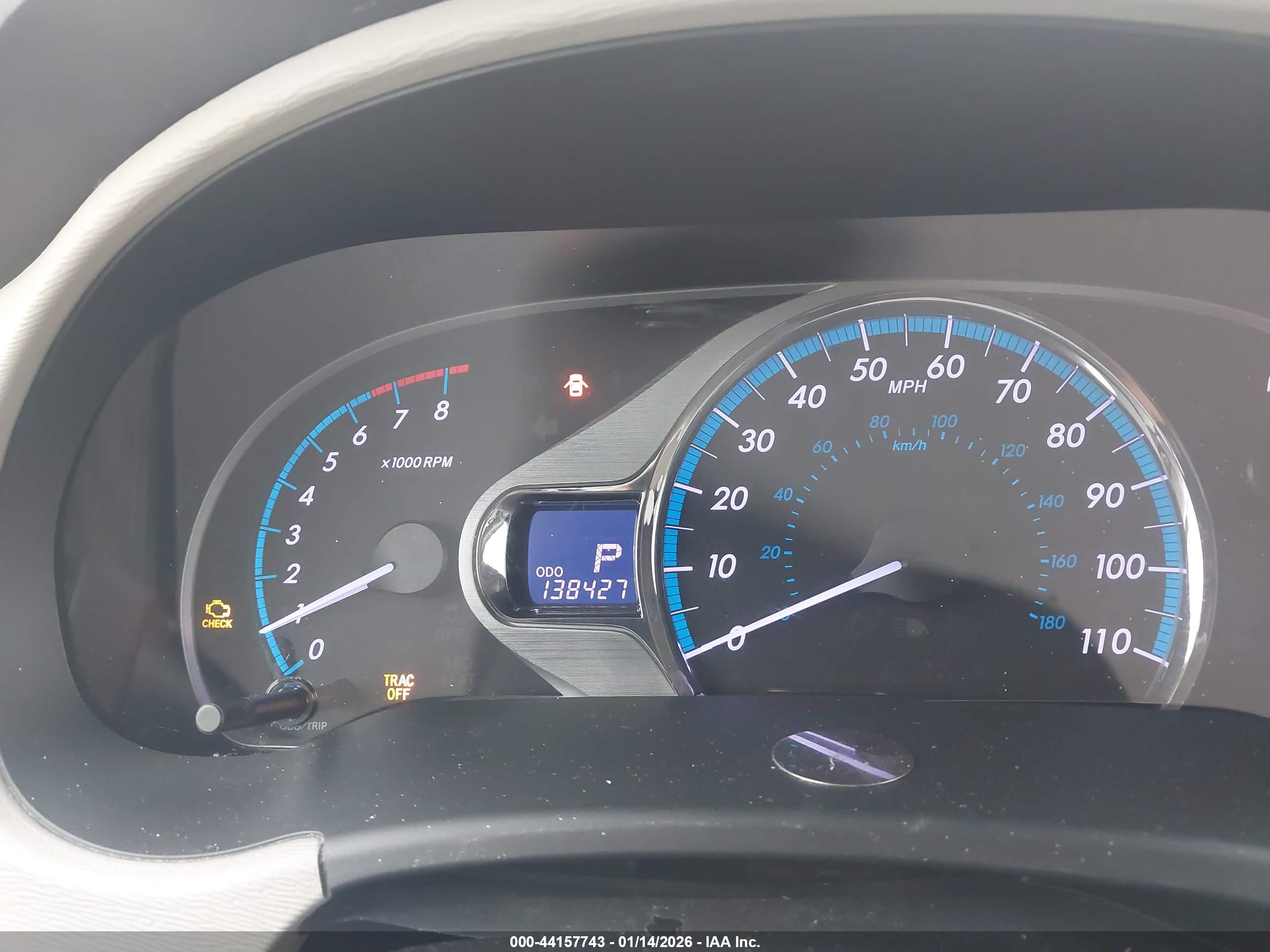 TOYOTA SIENNA image 7