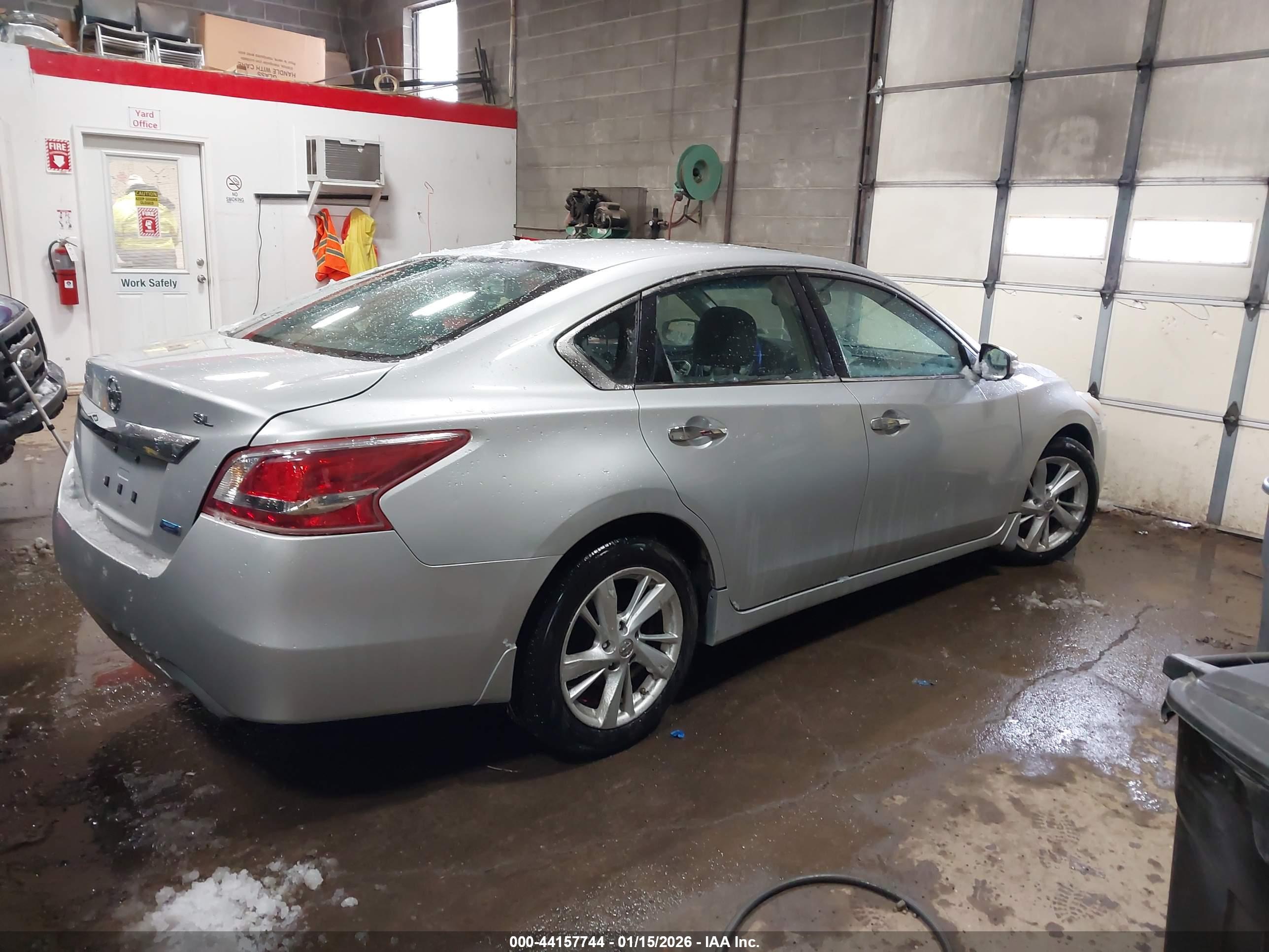 NISSAN ALTIMA image 4