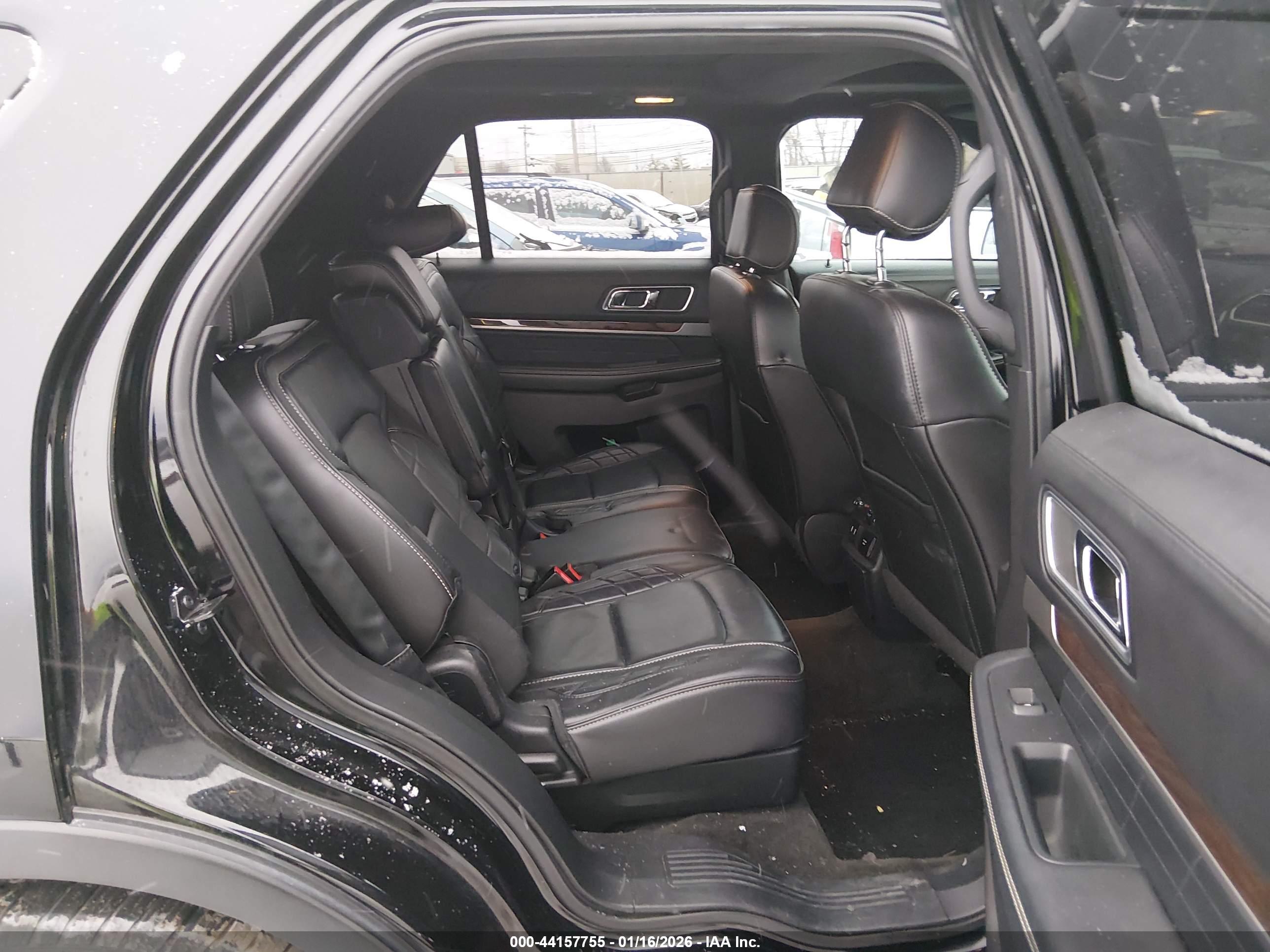 FORD EXPLORER image 8