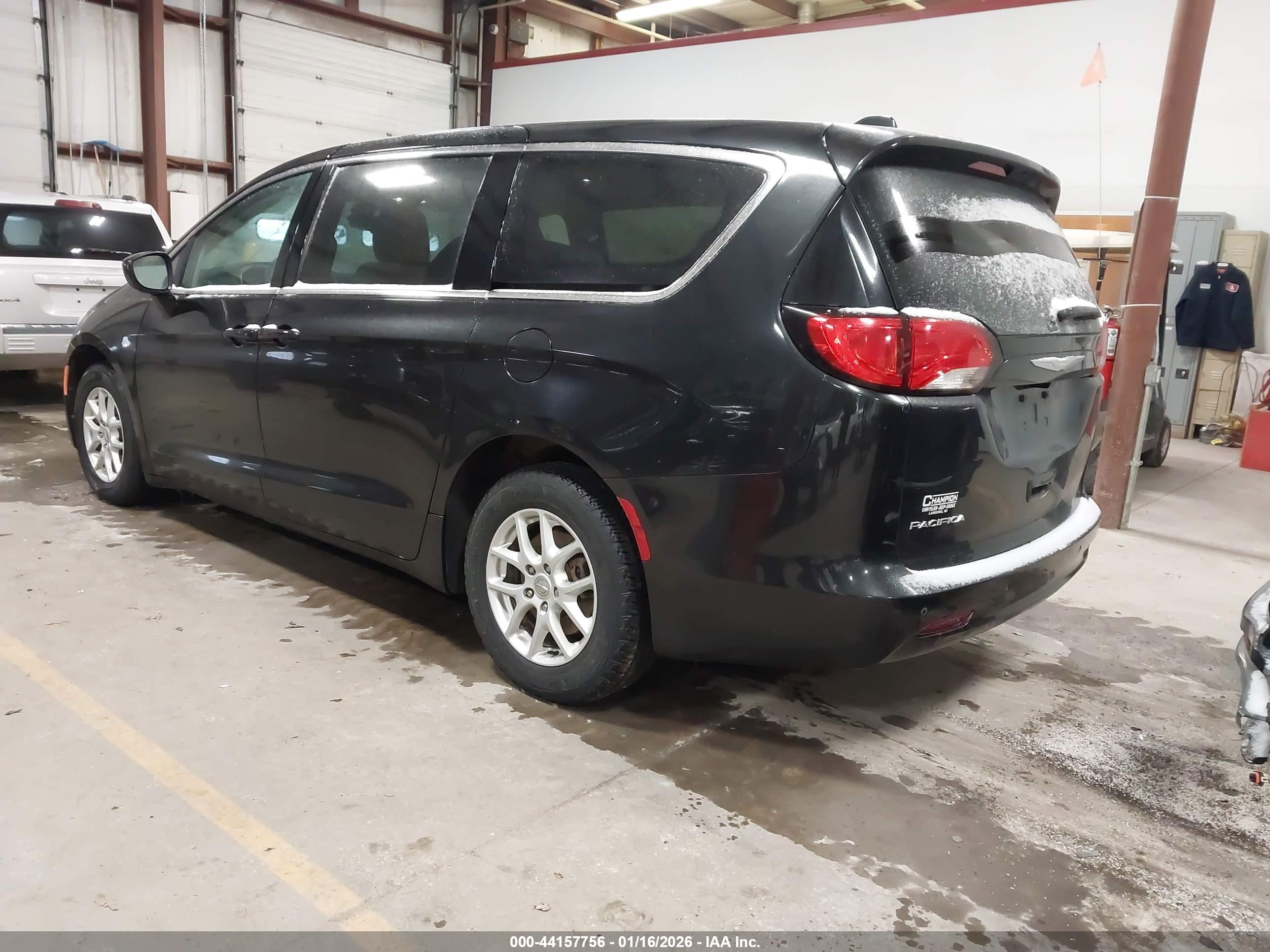 CHRYSLER PACIFICA image 3
