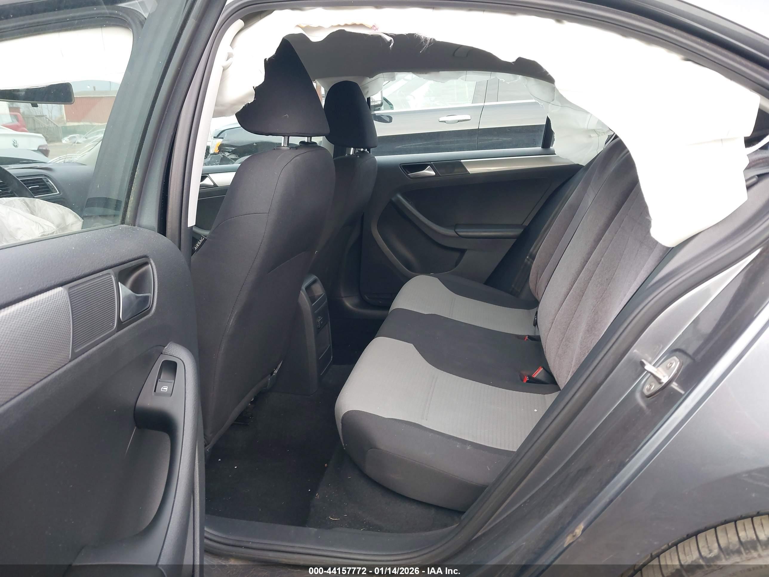 VOLKSWAGEN JETTA image 8
