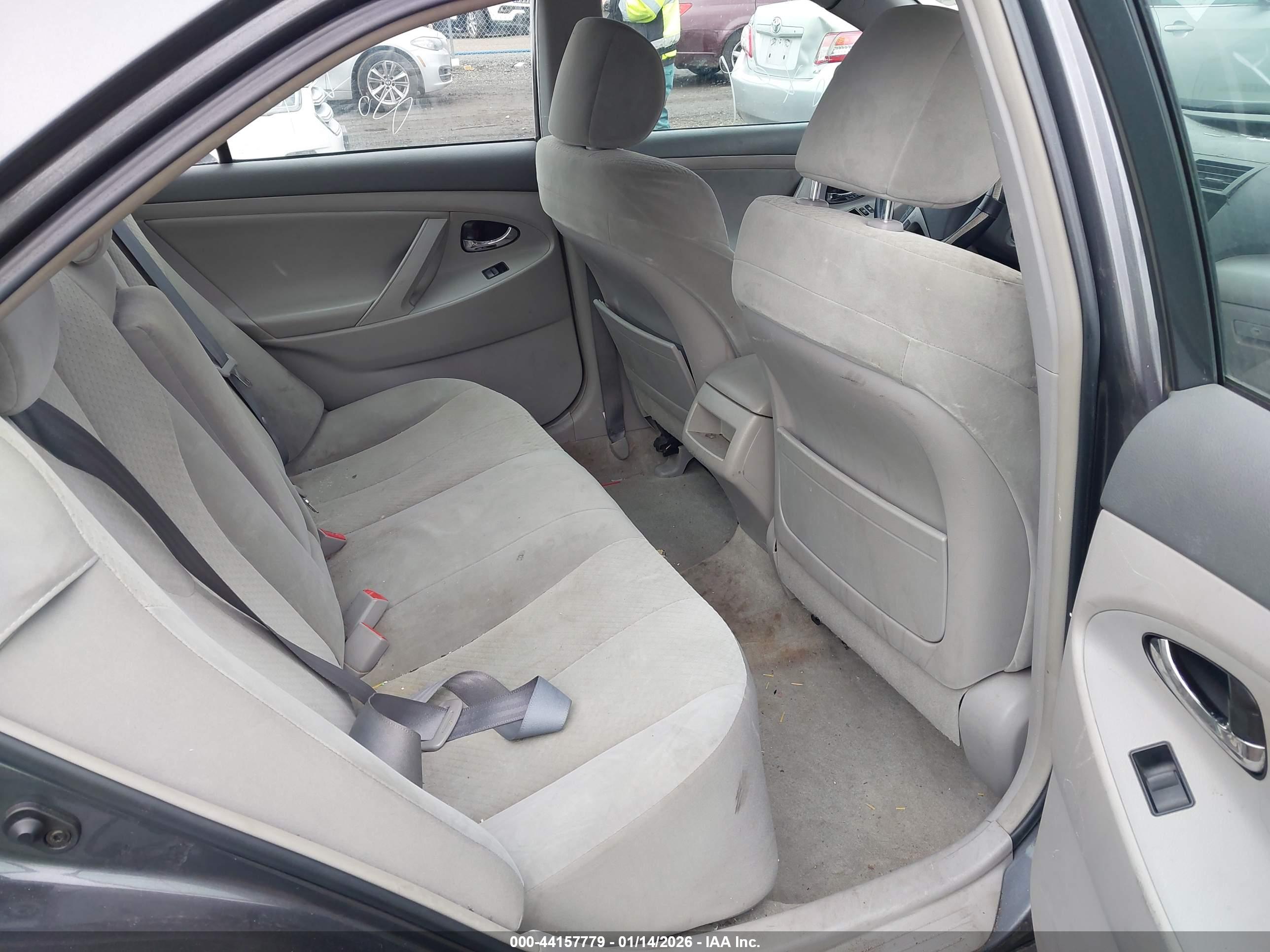 TOYOTA CAMRY image 8