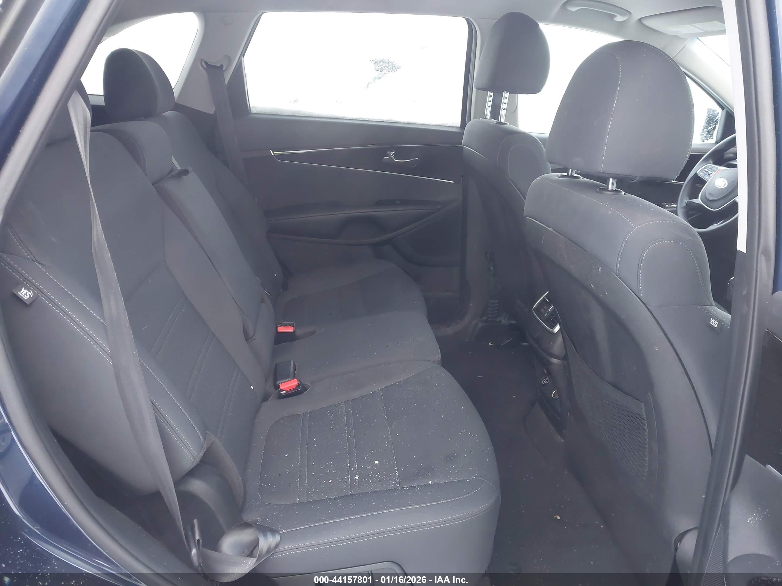 KIA SORENTO image 8