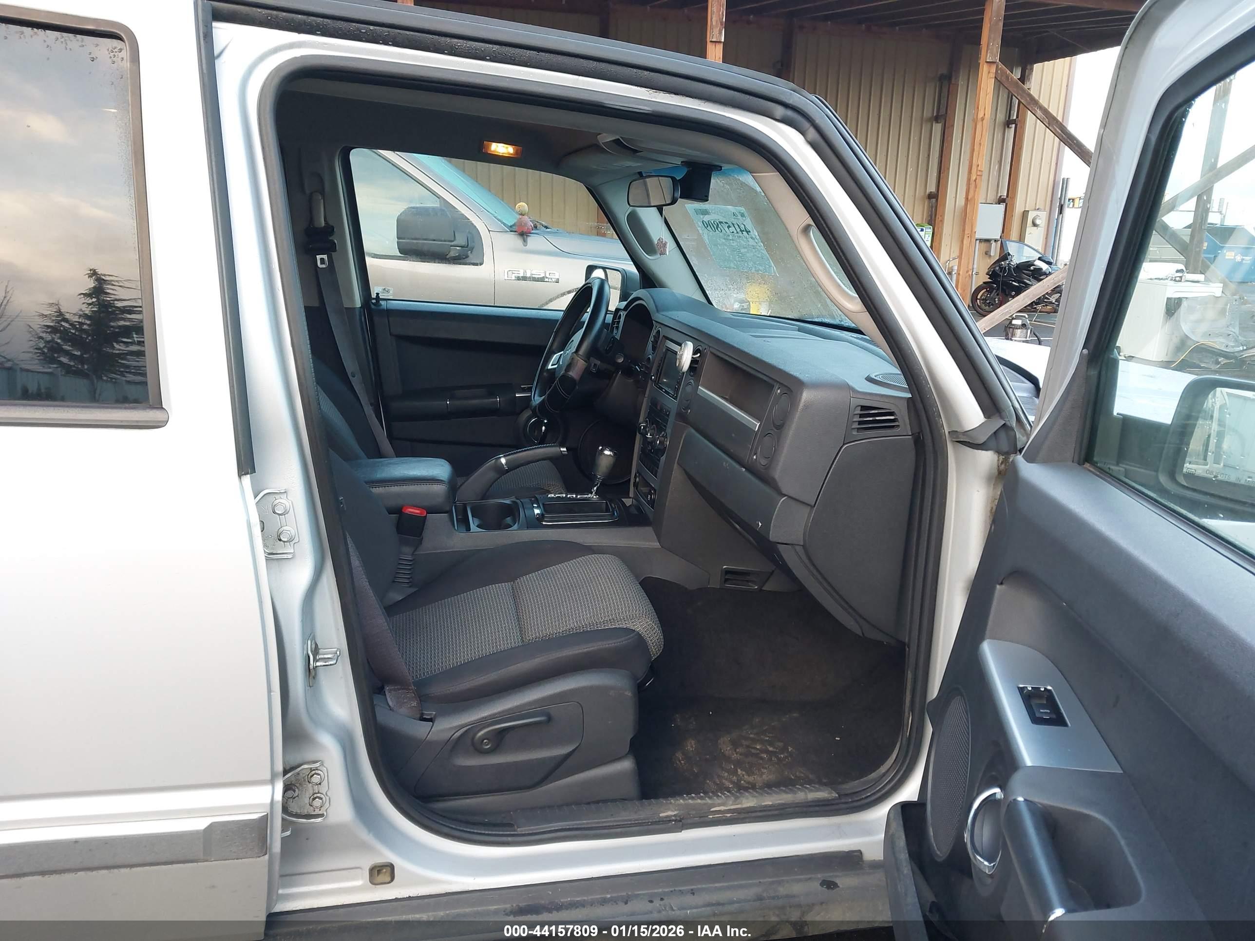 JEEP COMMANDER image 5