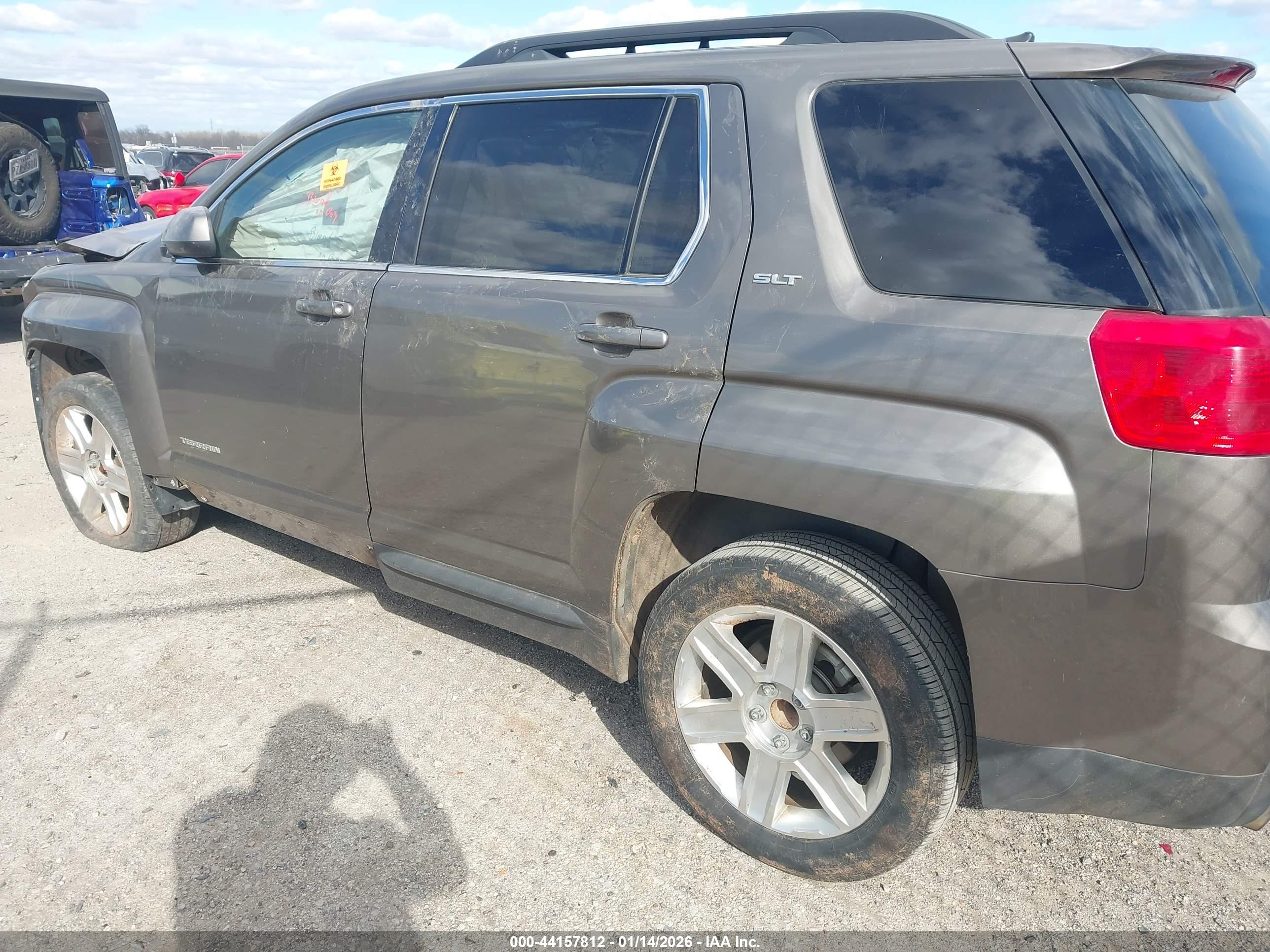 GMC TERRAIN image 3