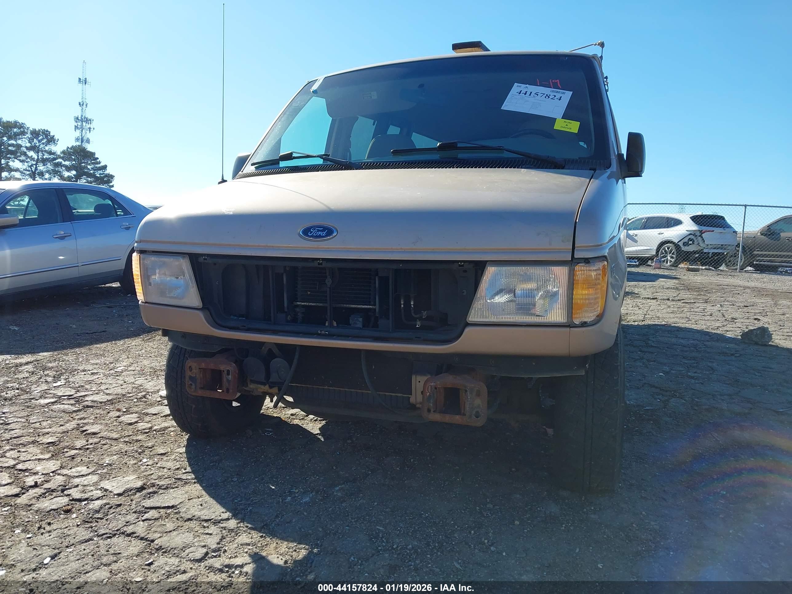 FORD CLUB image 6