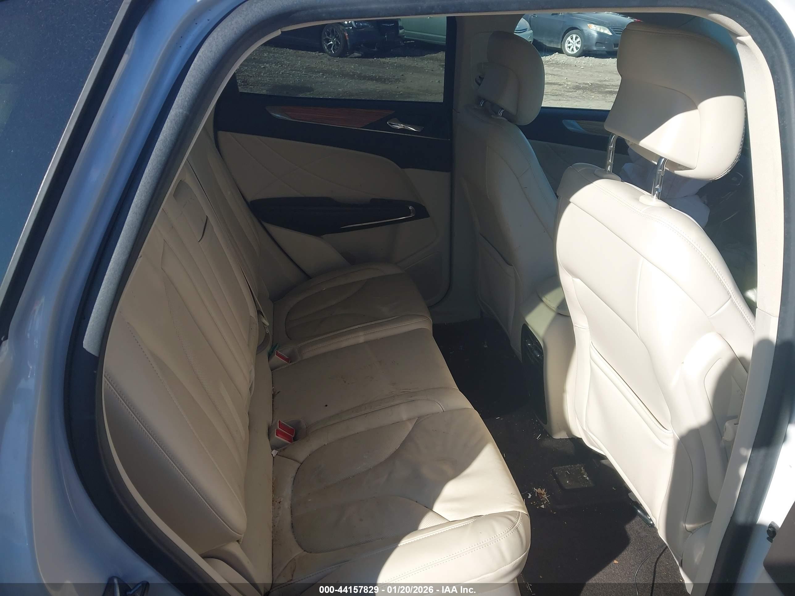 LINCOLN MKC image 8